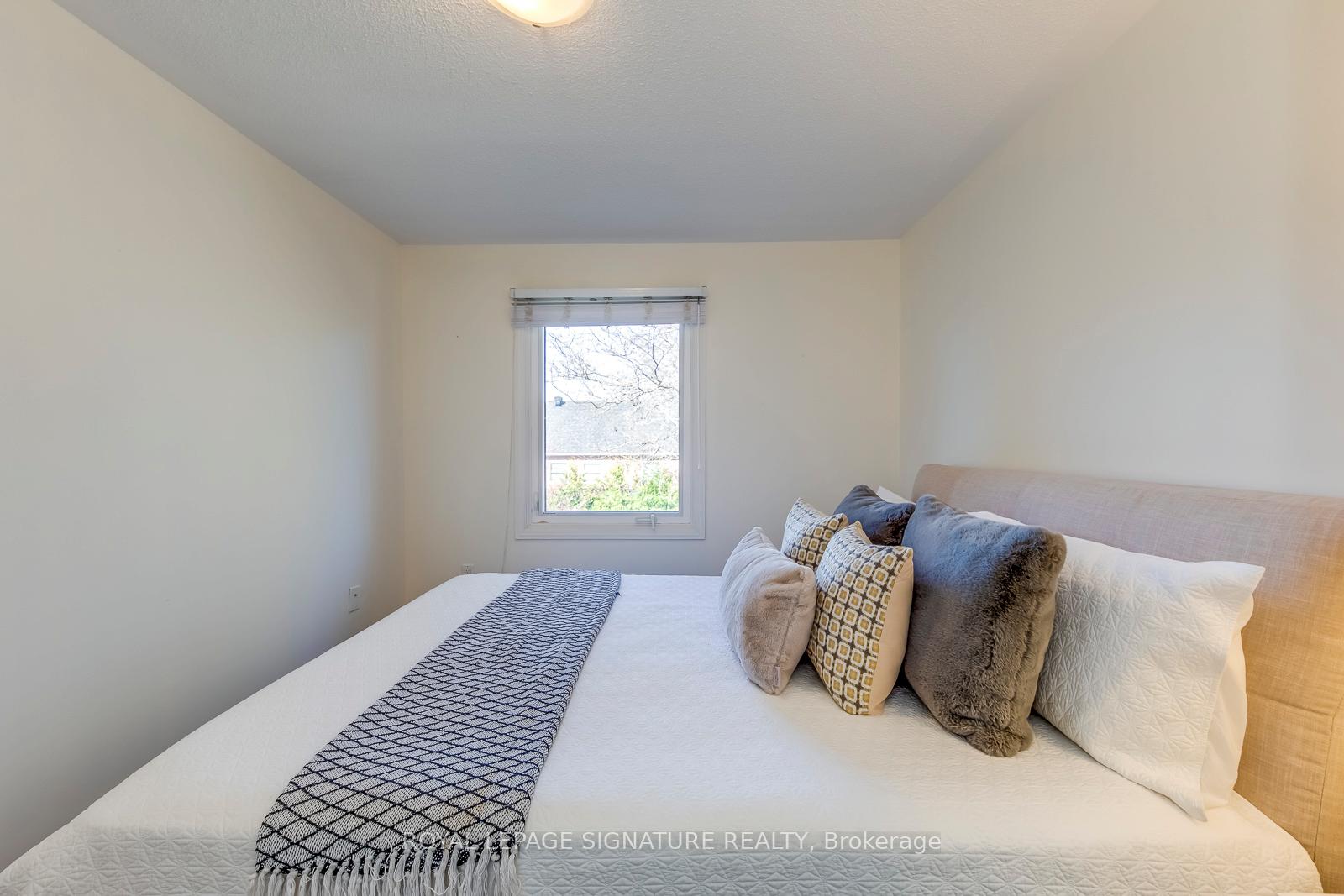 Photo 35 of 23 Waterbridge Lane, Markham, Unionville — HOMEH