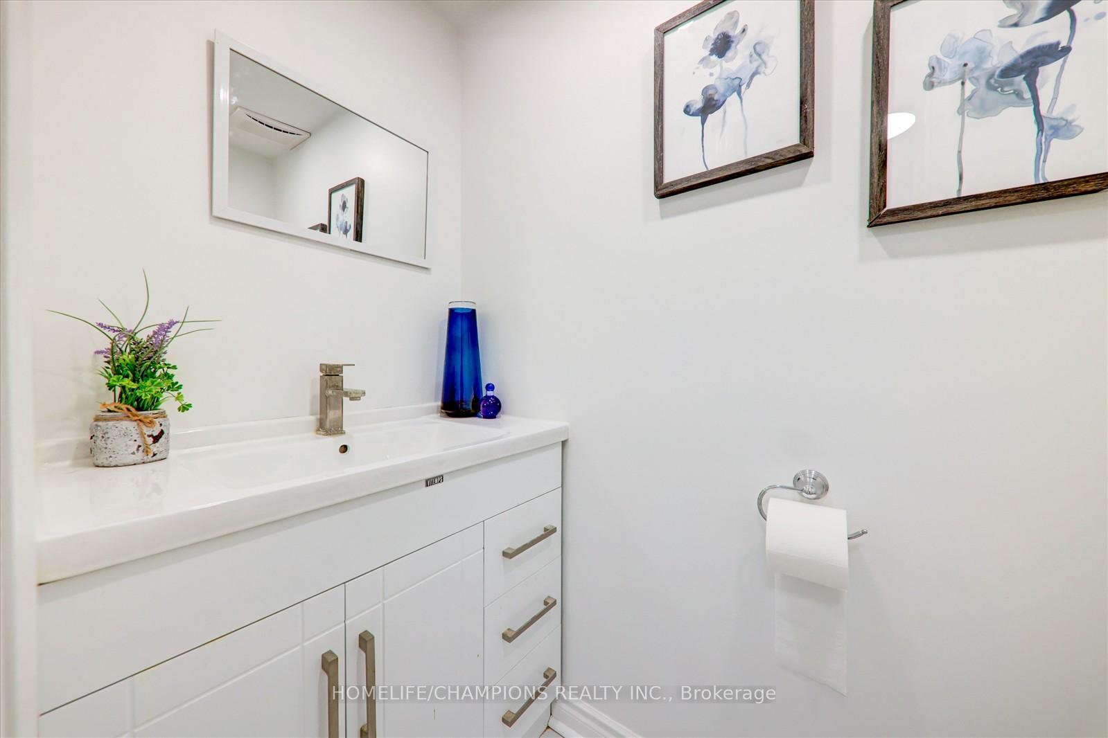 Photo 8 of 4 Croxley Green Drive, Markham, Milliken Mills West — HOMEH