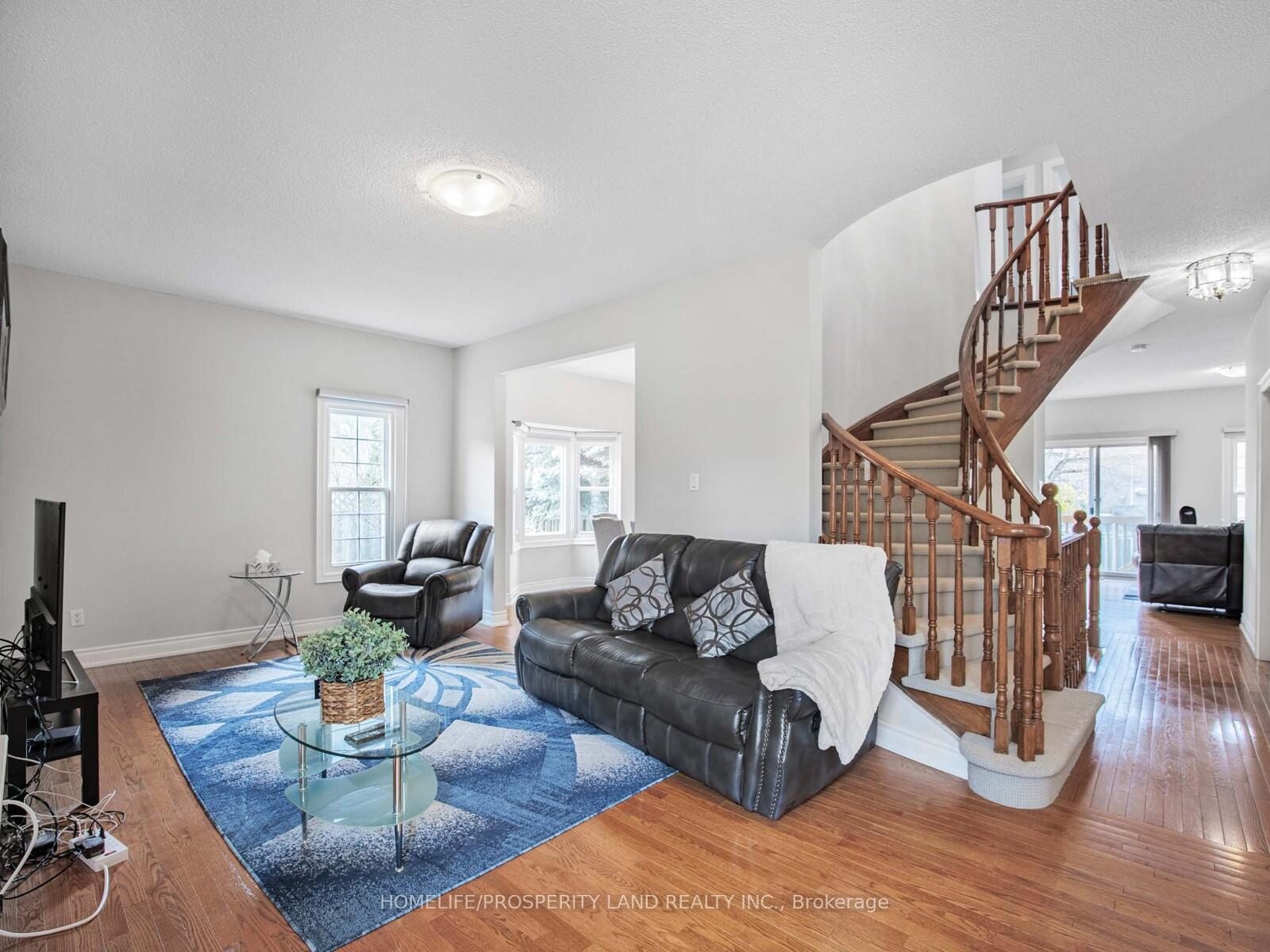 Photo 7 of 17 Major Elliott Court, Markham, Buttonville — HOMEH