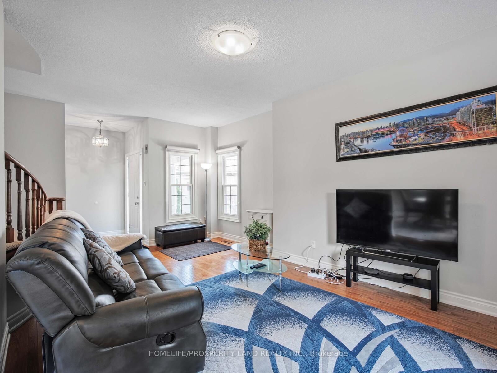 Photo 9 of 17 Major Elliott Court, Markham, Buttonville — HOMEH