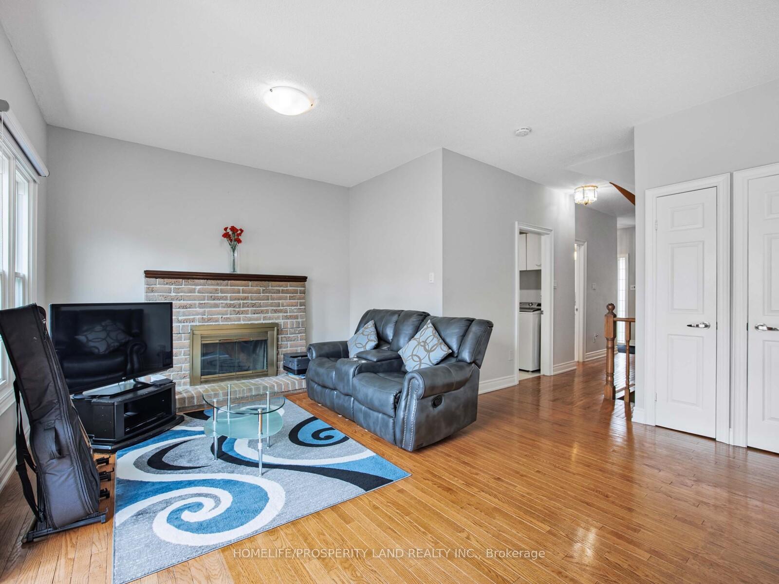 Photo 10 of 17 Major Elliott Court, Markham, Buttonville — HOMEH