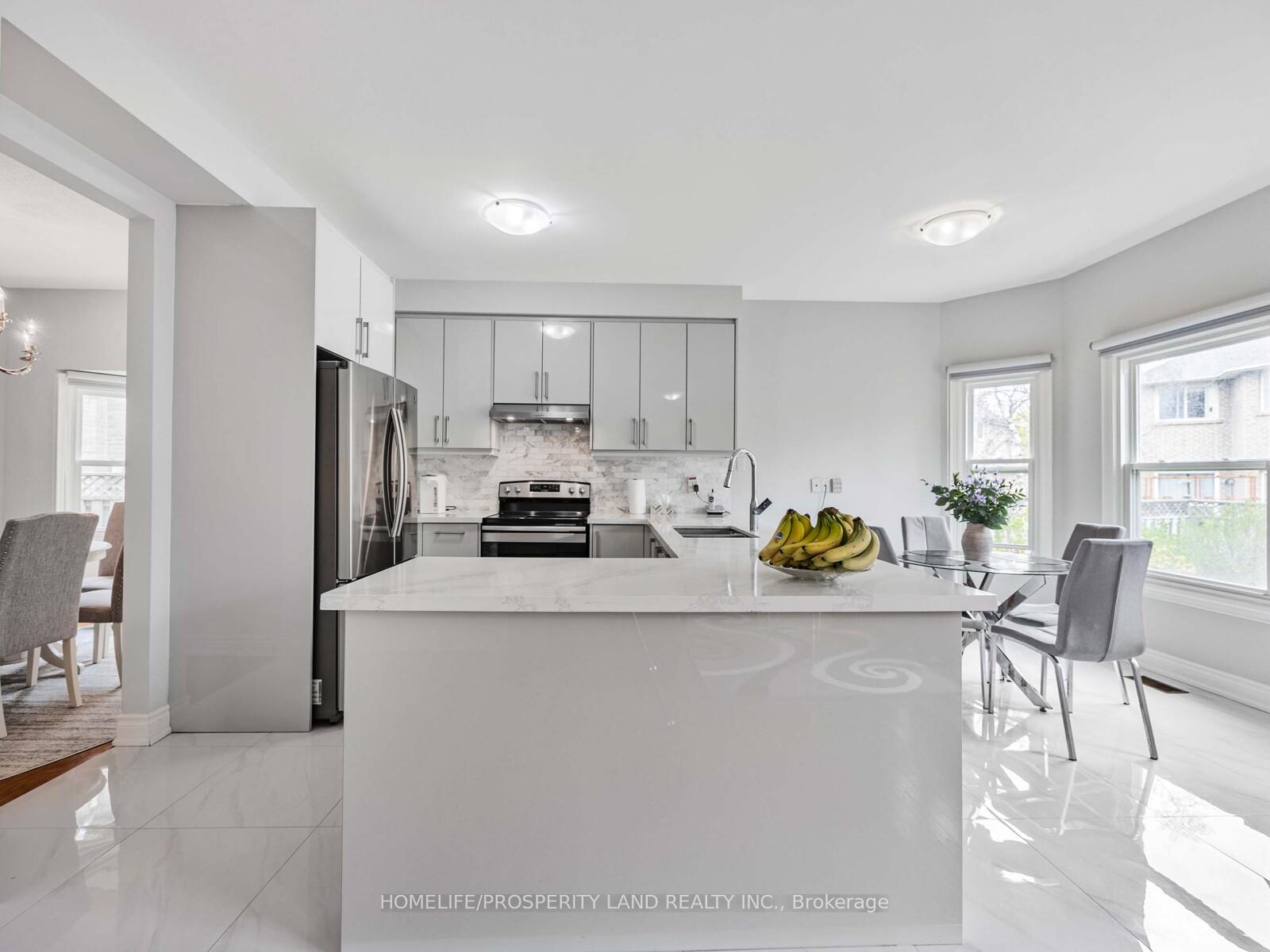 Photo 18 of 17 Major Elliott Court, Markham, Buttonville — HOMEH