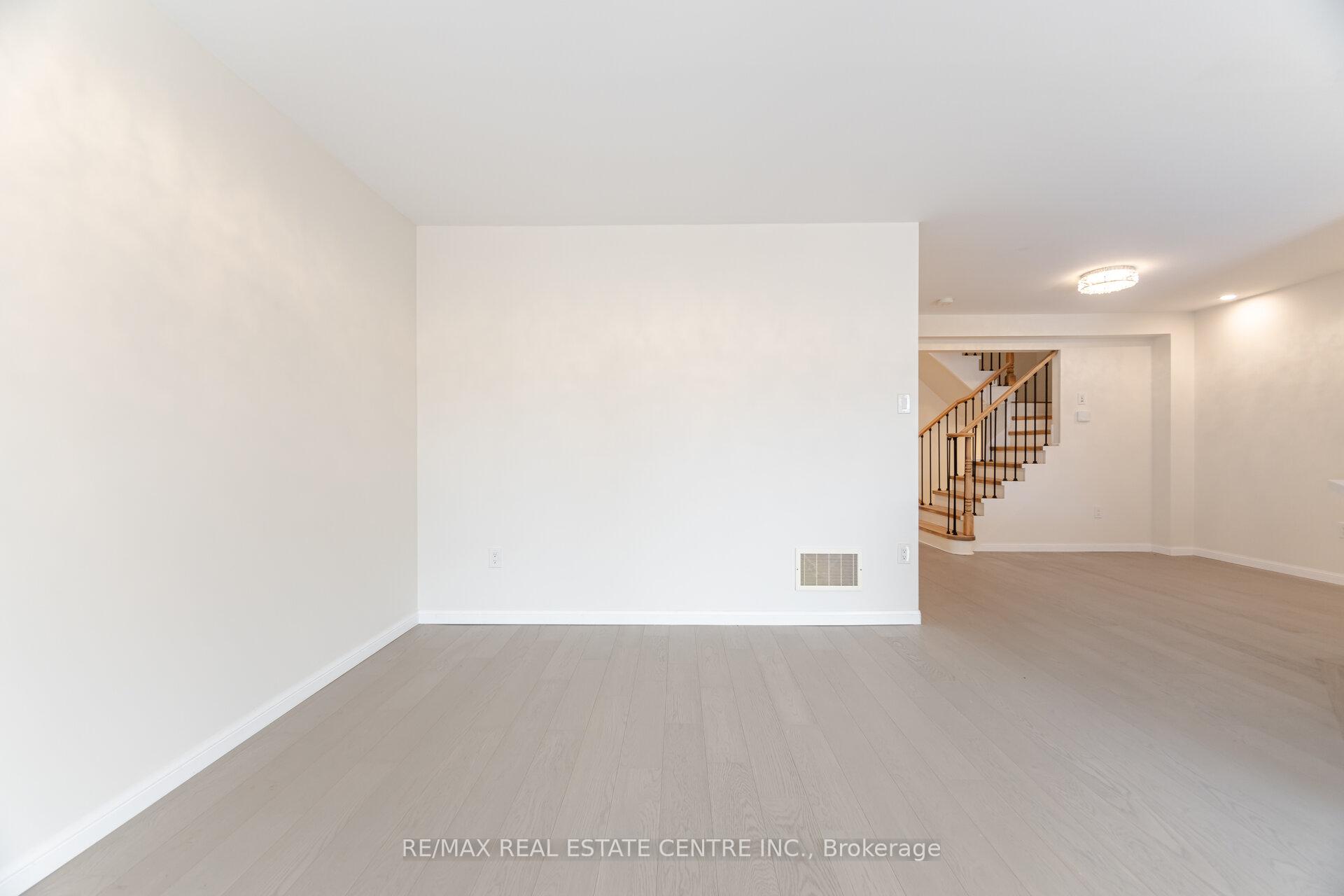 Photo 6 of 186 Gleave Terrace, Milton, Harrison — HOMEH