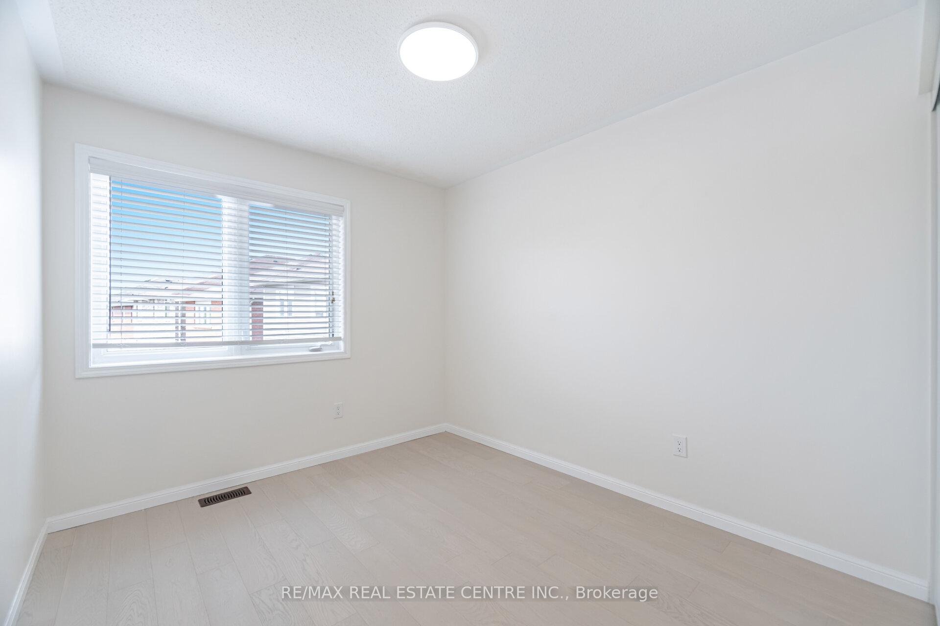 Photo 13 of 186 Gleave Terrace, Milton, Harrison — HOMEH