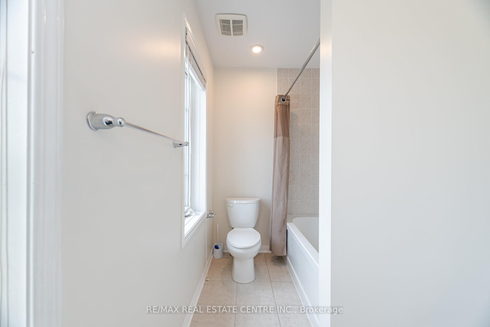 Photo 21 of 186 Gleave Terrace, Milton, Harrison — HOMEH