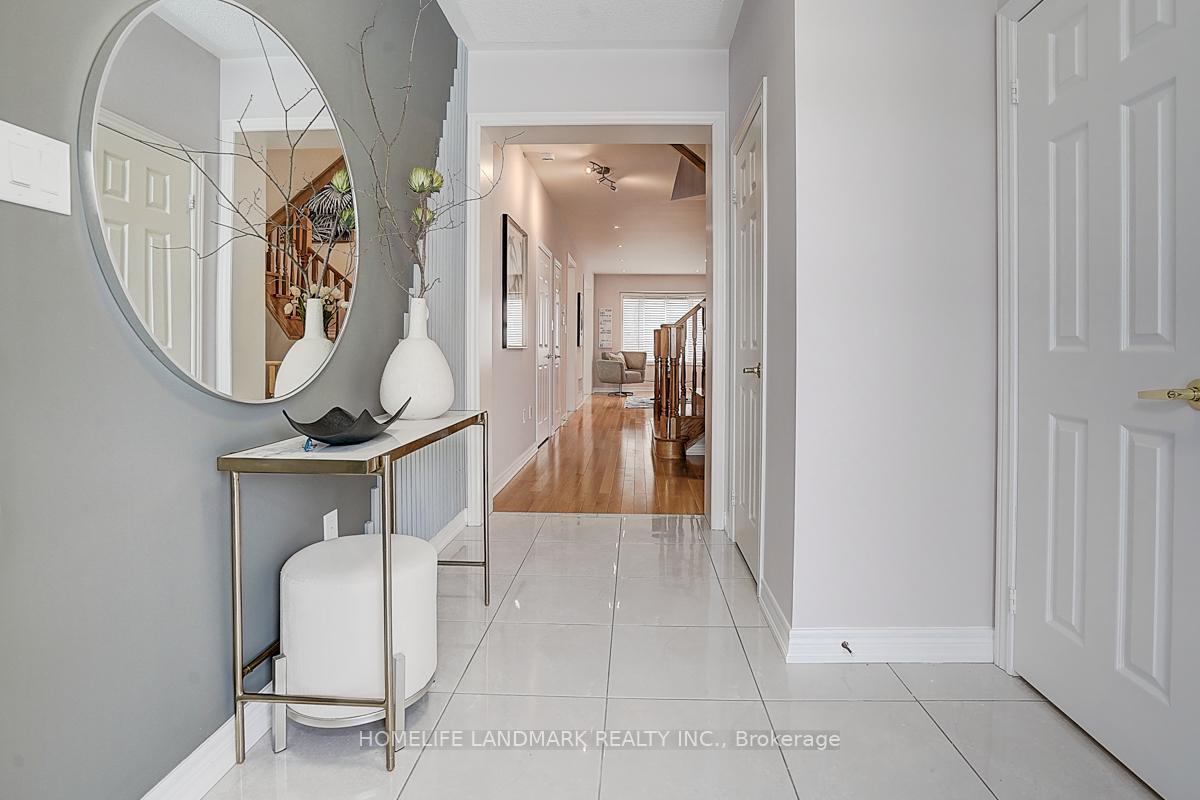 Photo 3 of 34 Foshan Avenue, Markham, Berczy — HOMEH