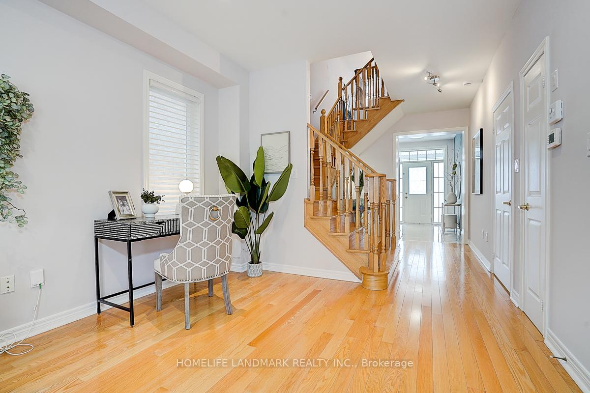 Photo 6 of 34 Foshan Avenue, Markham, Berczy — HOMEH