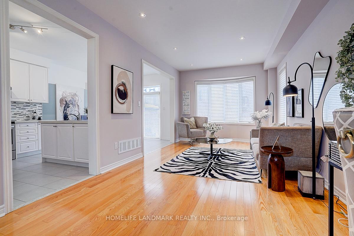 Photo 8 of 34 Foshan Avenue, Markham, Berczy — HOMEH