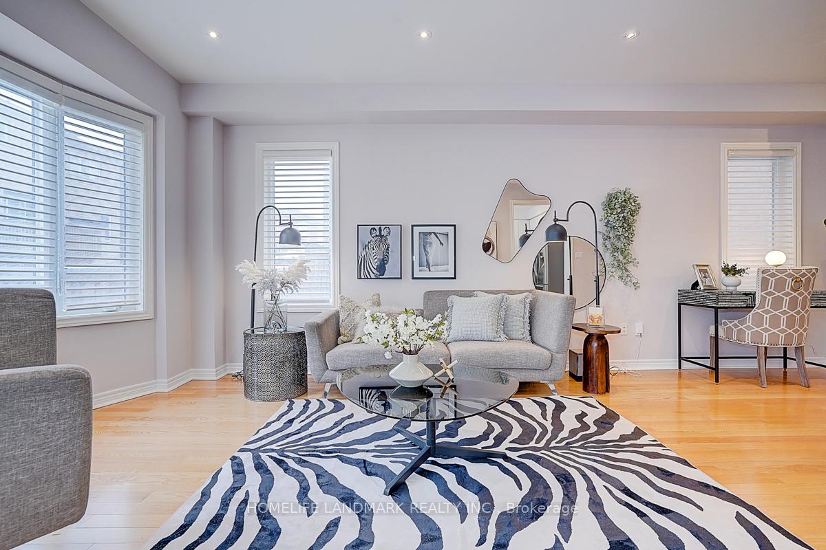 Photo 11 of 34 Foshan Avenue, Markham, Berczy — HOMEH