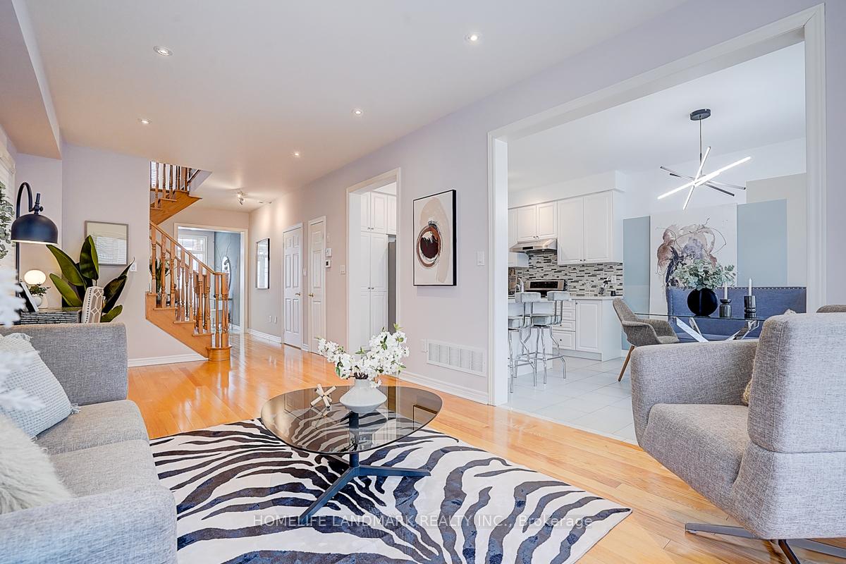 Photo 12 of 34 Foshan Avenue, Markham, Berczy — HOMEH