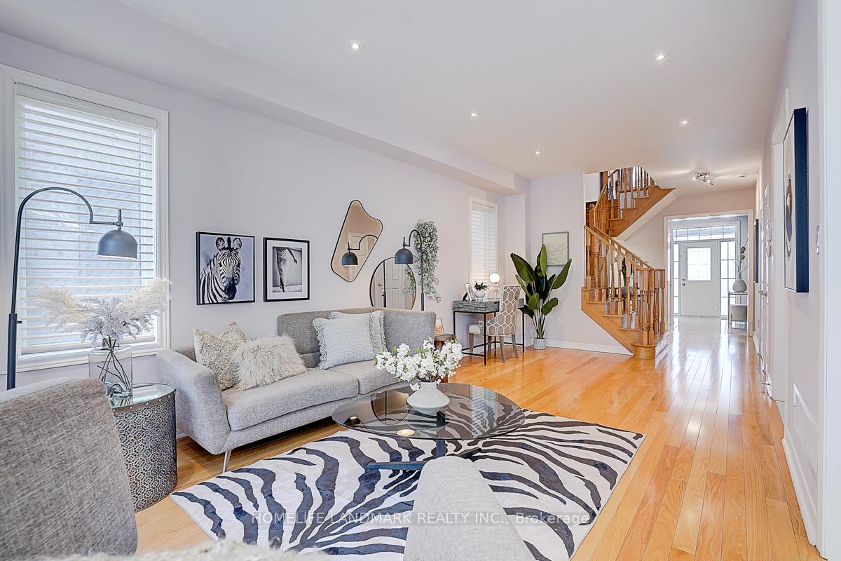 Photo 13 of 34 Foshan Avenue, Markham, Berczy — HOMEH