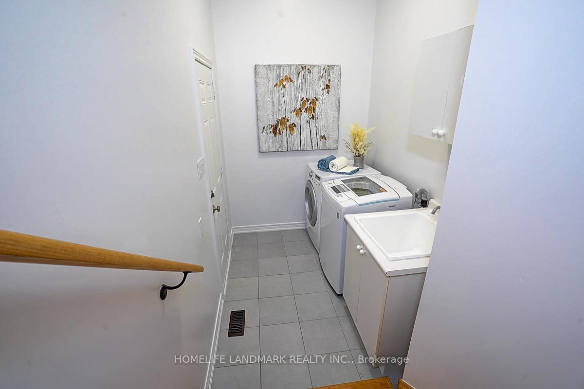 Photo 19 of 34 Foshan Avenue, Markham, Berczy — HOMEH