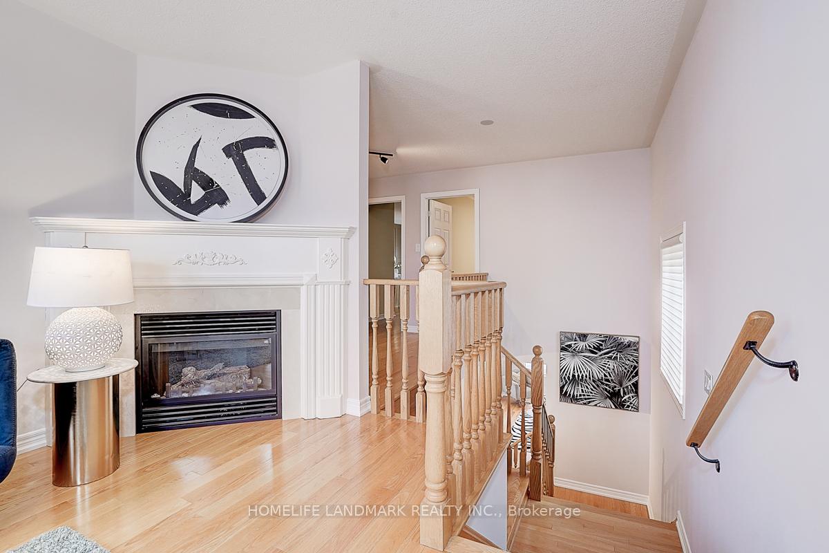 Photo 24 of 34 Foshan Avenue, Markham, Berczy — HOMEH