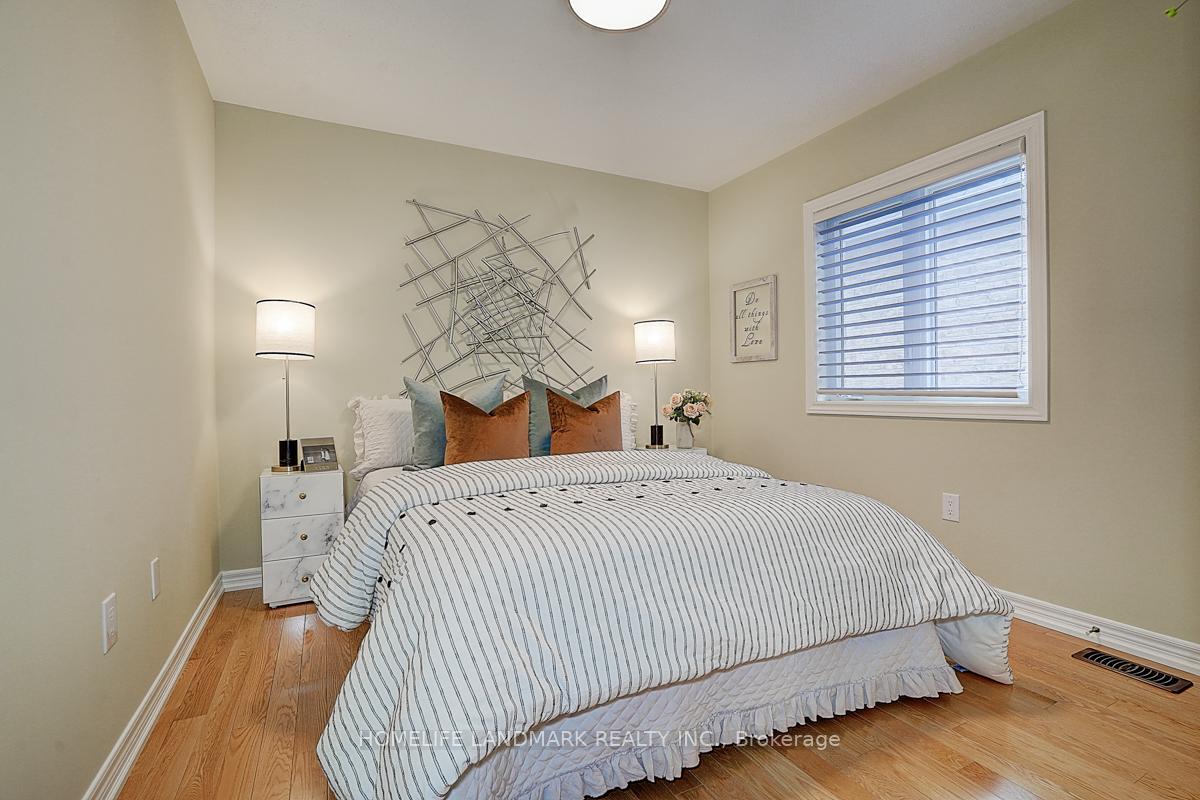 Photo 32 of 34 Foshan Avenue, Markham, Berczy — HOMEH