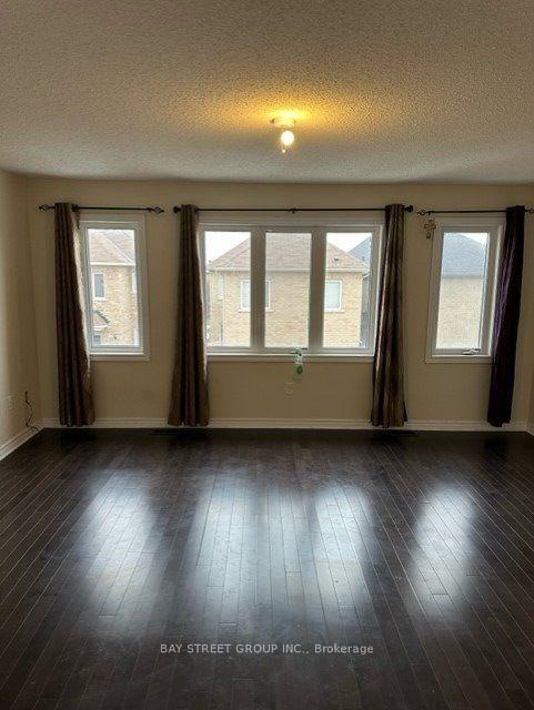 Photo 6 of 11 Sunnyside Hill Road, Markham, Cornell — HOMEH