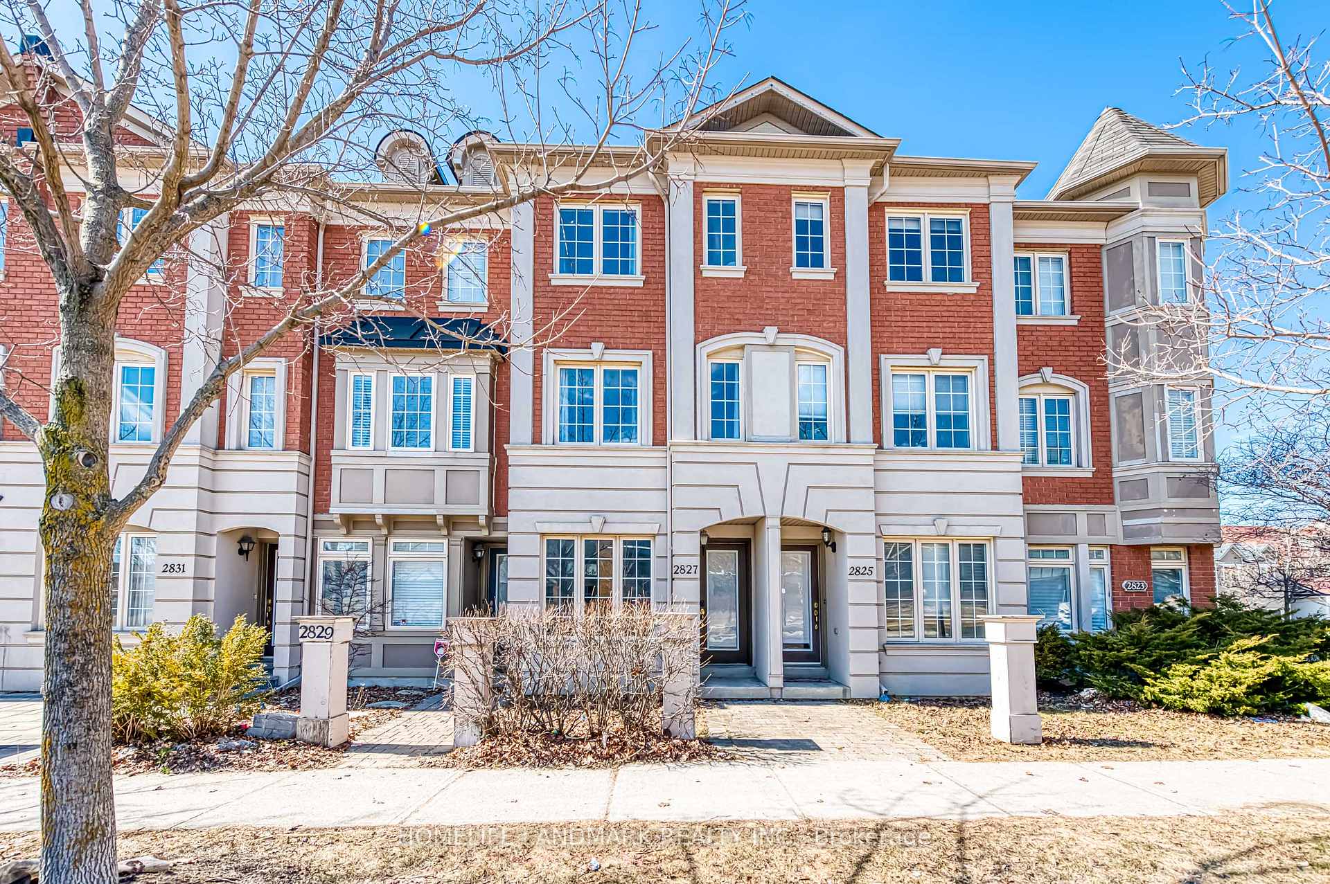 Front of 2827 Bur Oak Avenue