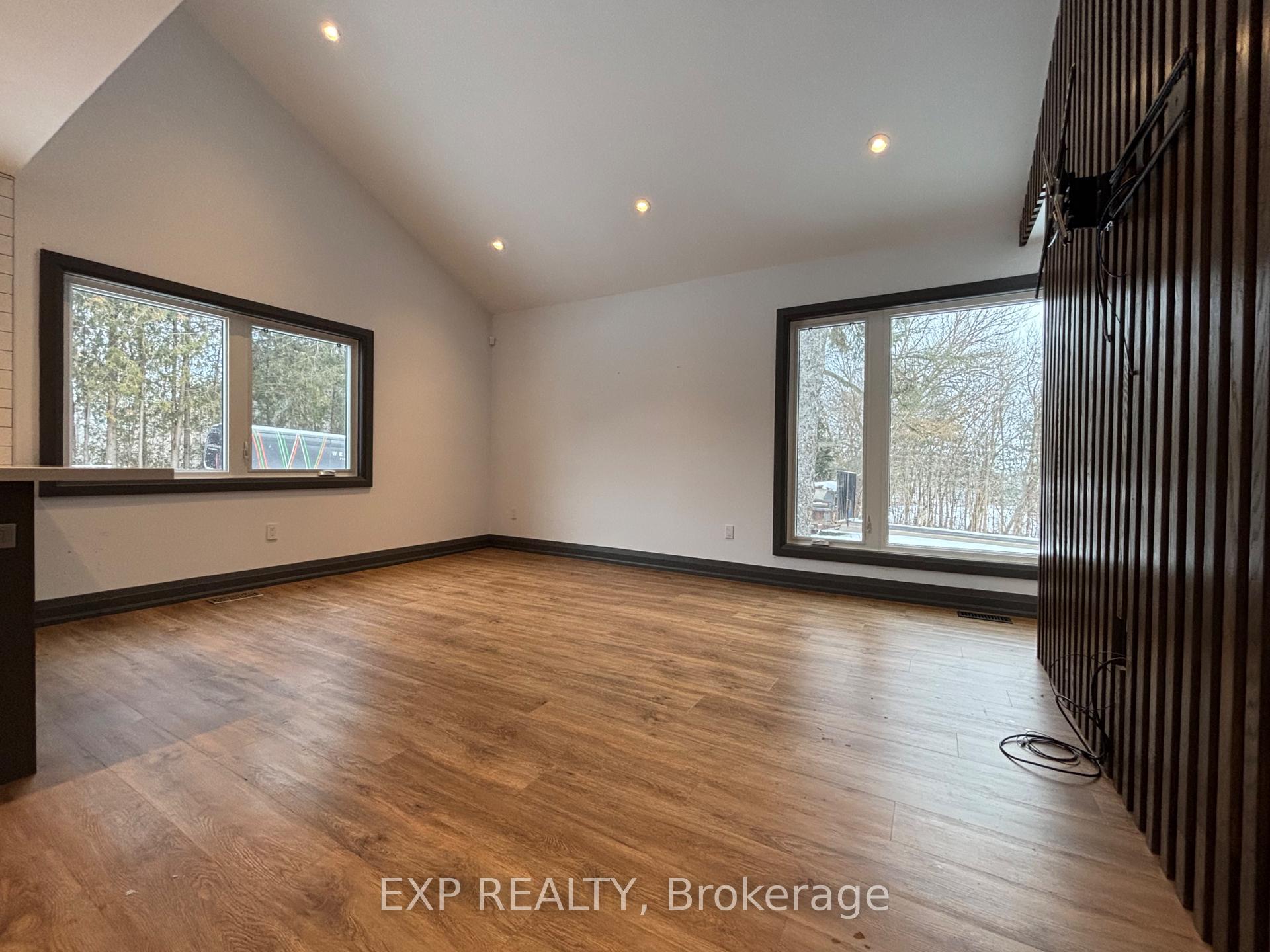 Photo 3 of 1002 Binkley Road, Hamilton, Rural Ancaster — HOMEH