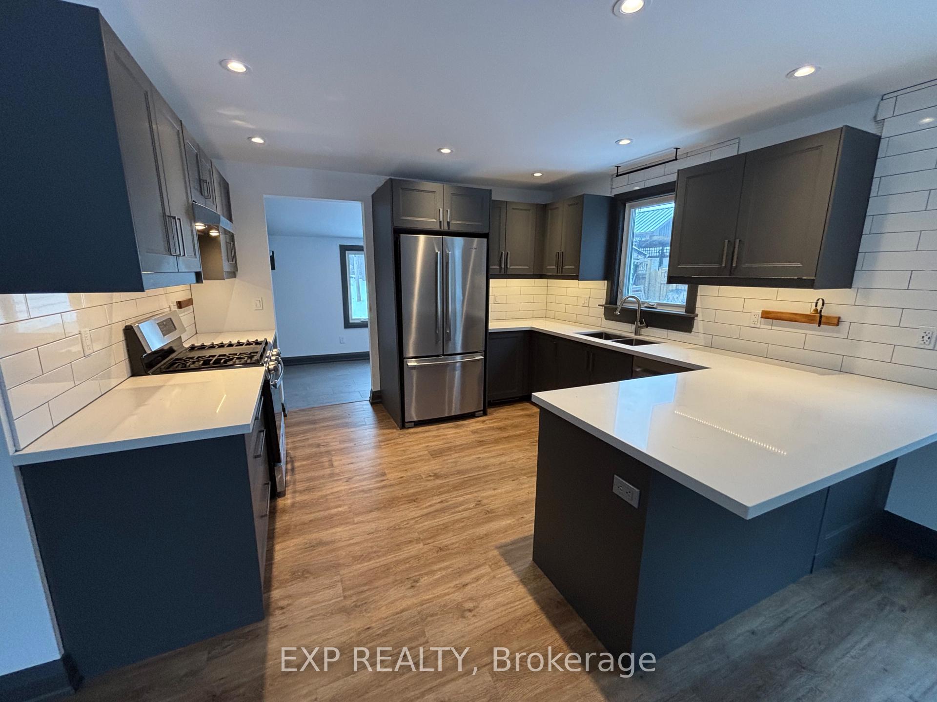 Photo 4 of 1002 Binkley Road, Hamilton, Rural Ancaster — HOMEH