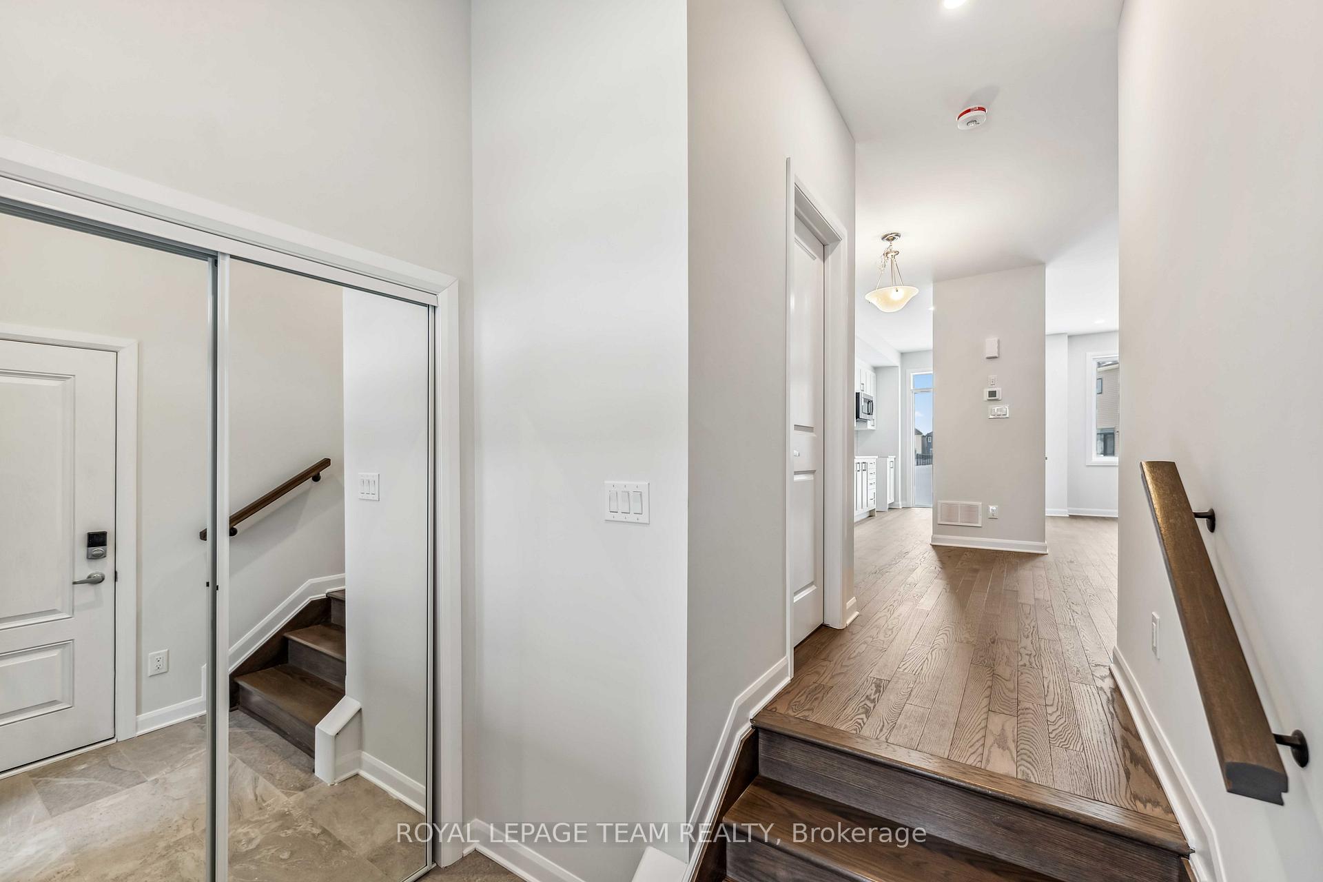 Photo 3 of 226 Invention Boulevard, Ottawa, Kanata - Morgan's Grant/South March — HOMEH