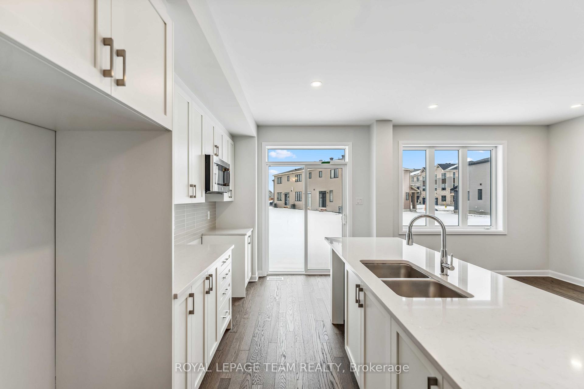 Photo 7 of 226 Invention Boulevard, Ottawa, Kanata - Morgan's Grant/South March — HOMEH