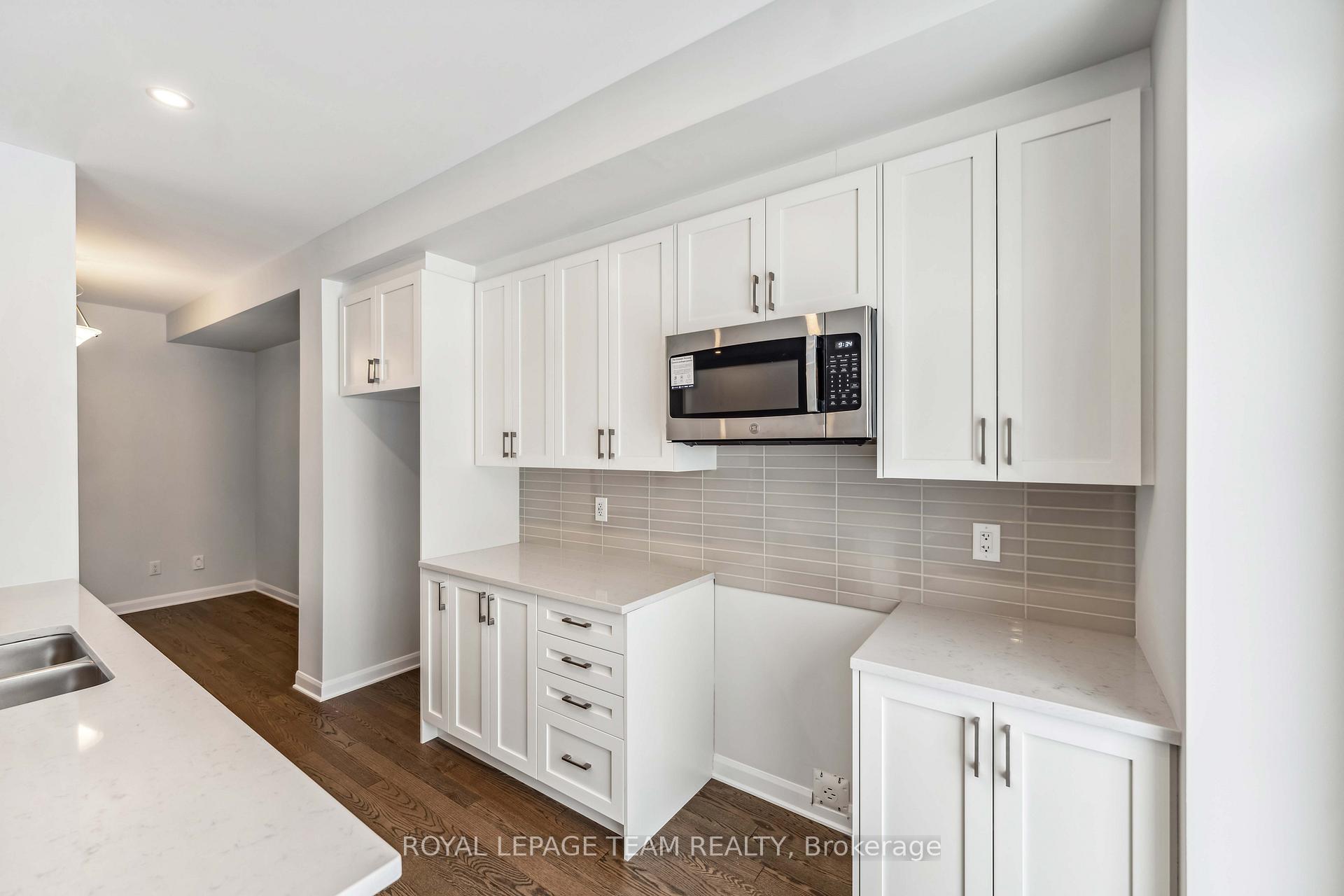 Photo 10 of 226 Invention Boulevard, Ottawa, Kanata - Morgan's Grant/South March — HOMEH
