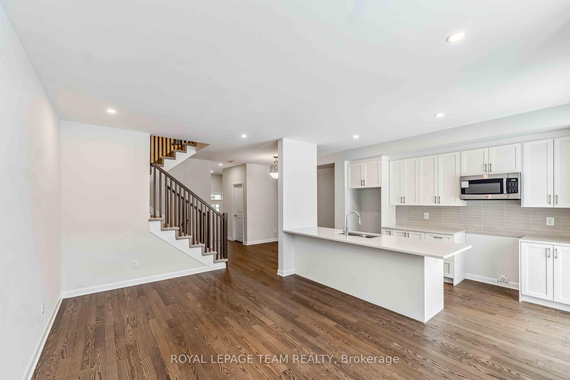 Photo 13 of 226 Invention Boulevard, Ottawa, Kanata - Morgan's Grant/South March — HOMEH