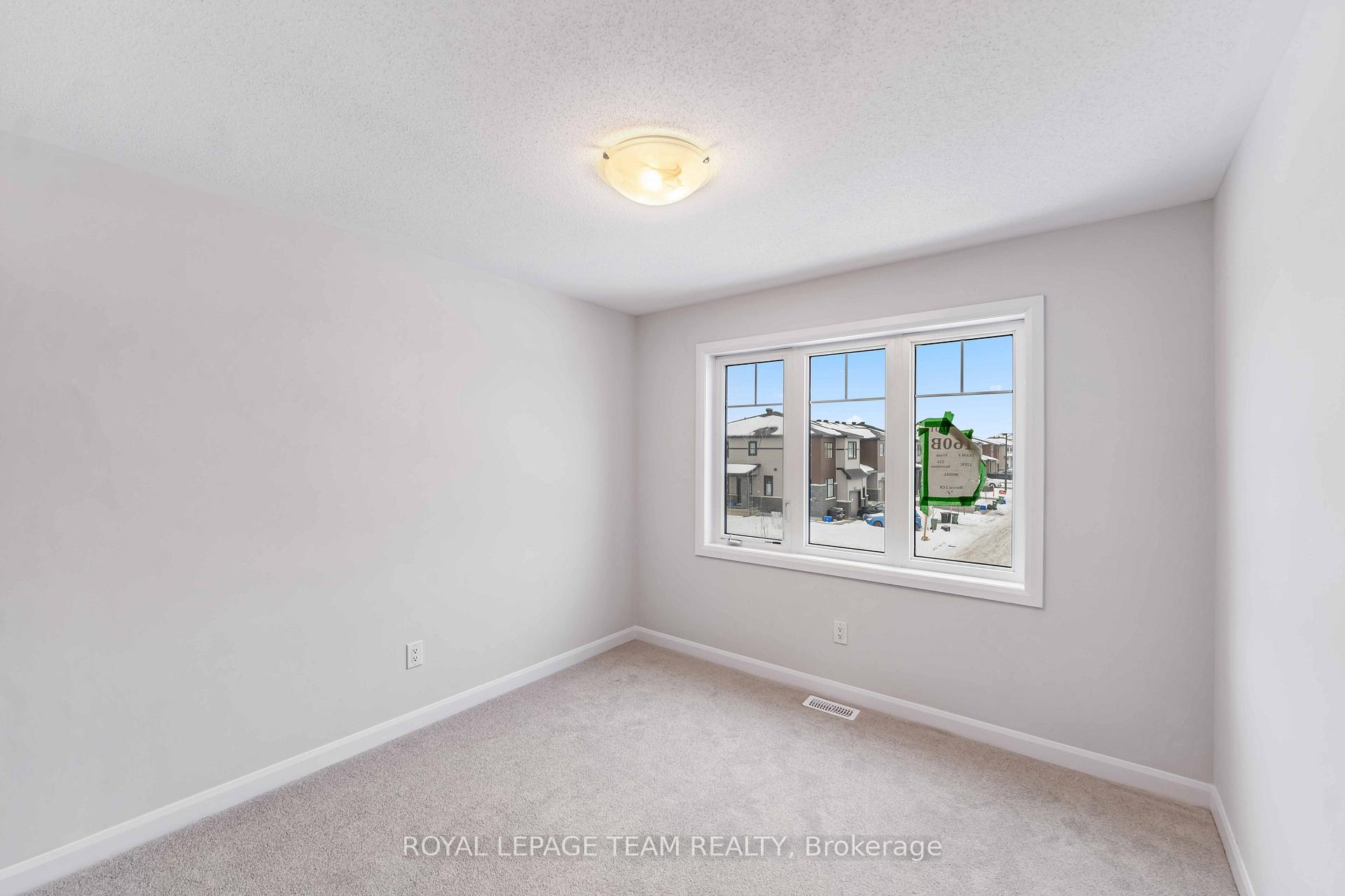 Photo 24 of 226 Invention Boulevard, Ottawa, Kanata - Morgan's Grant/South March — HOMEH