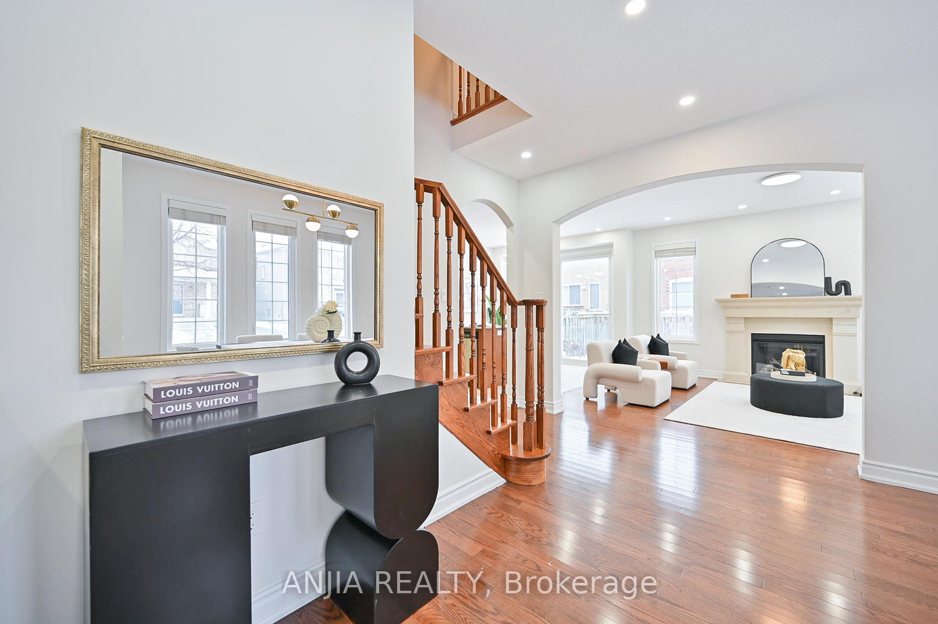 Photo 5 of 68 Kelly Crescent, Markham, Wismer — HOMEH