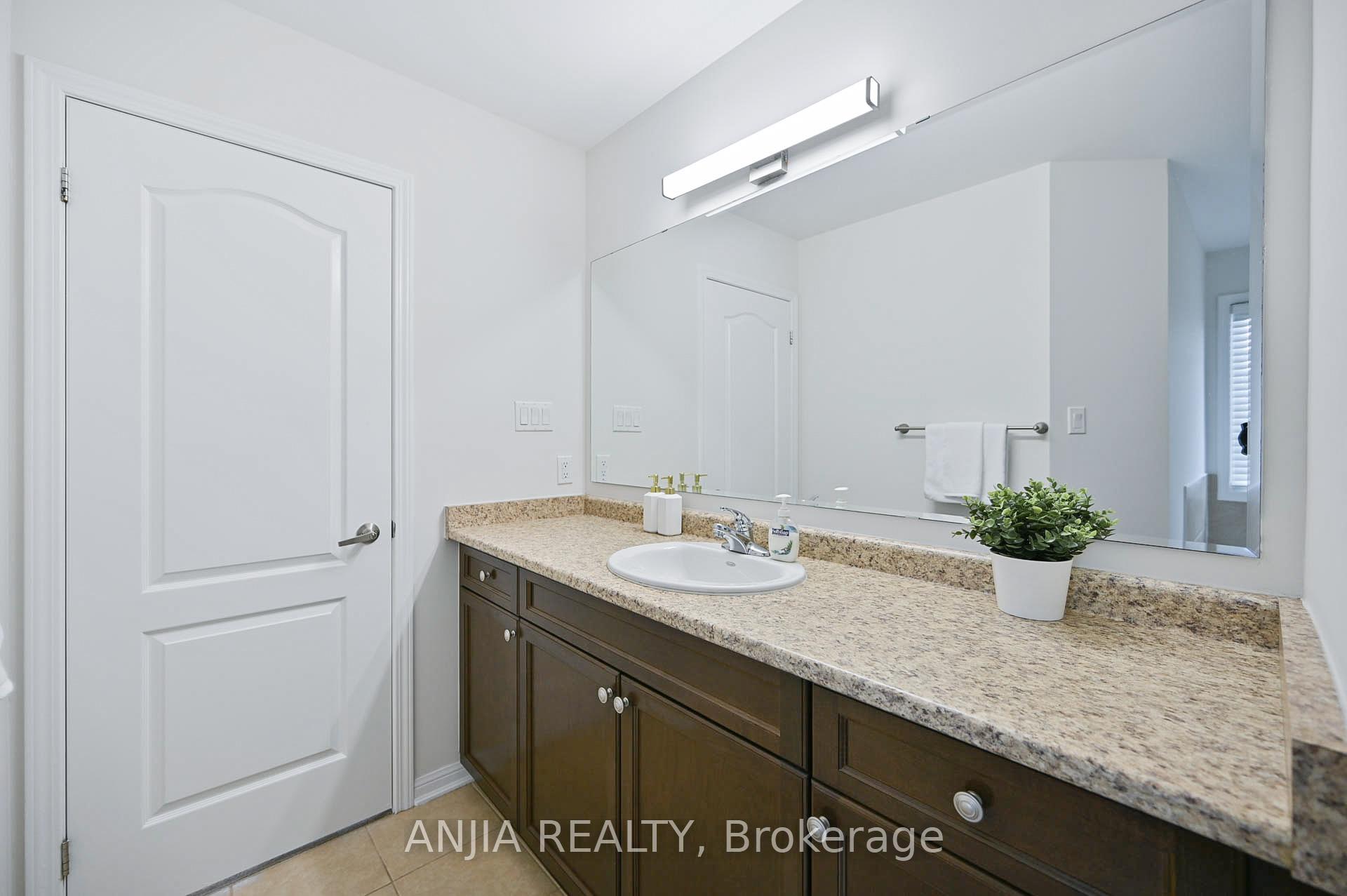 Photo 27 of 68 Kelly Crescent, Markham, Wismer — HOMEH