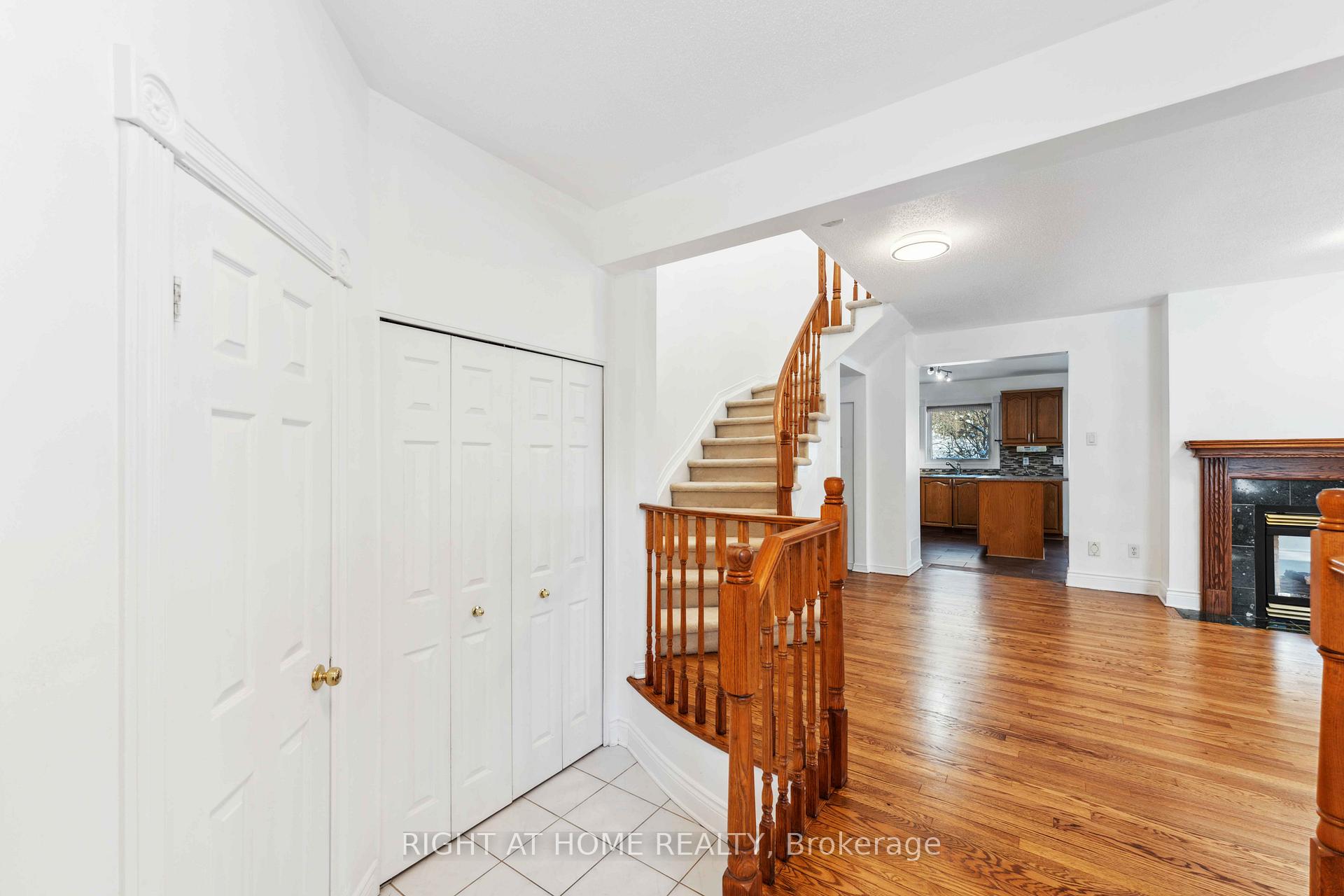 Photo 2 of 108 Blackdome Crescent, Ottawa, Kanata - Kanata Lakes/Heritage Hills — HOMEH