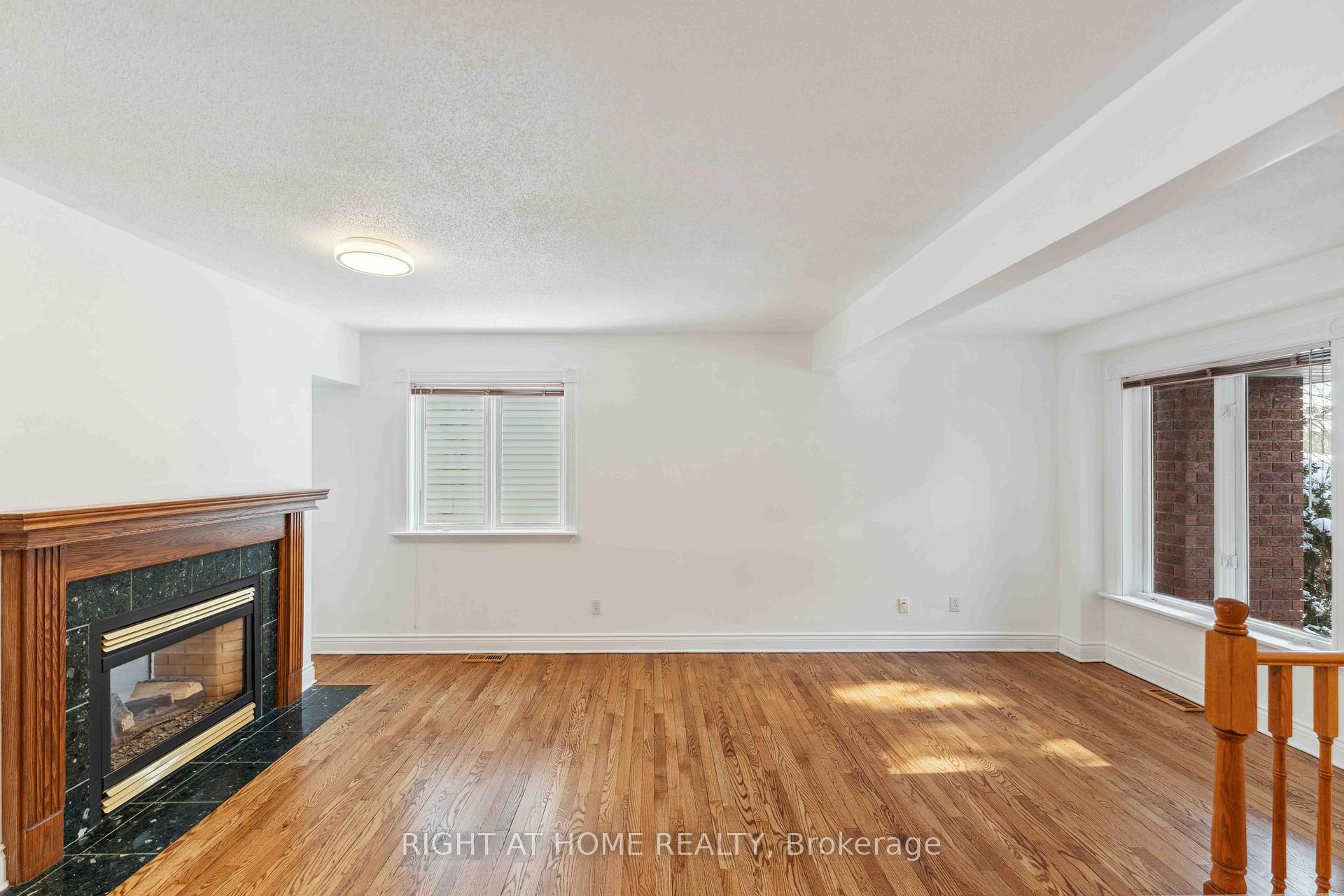 Photo 4 of 108 Blackdome Crescent, Ottawa, Kanata - Kanata Lakes/Heritage Hills — HOMEH