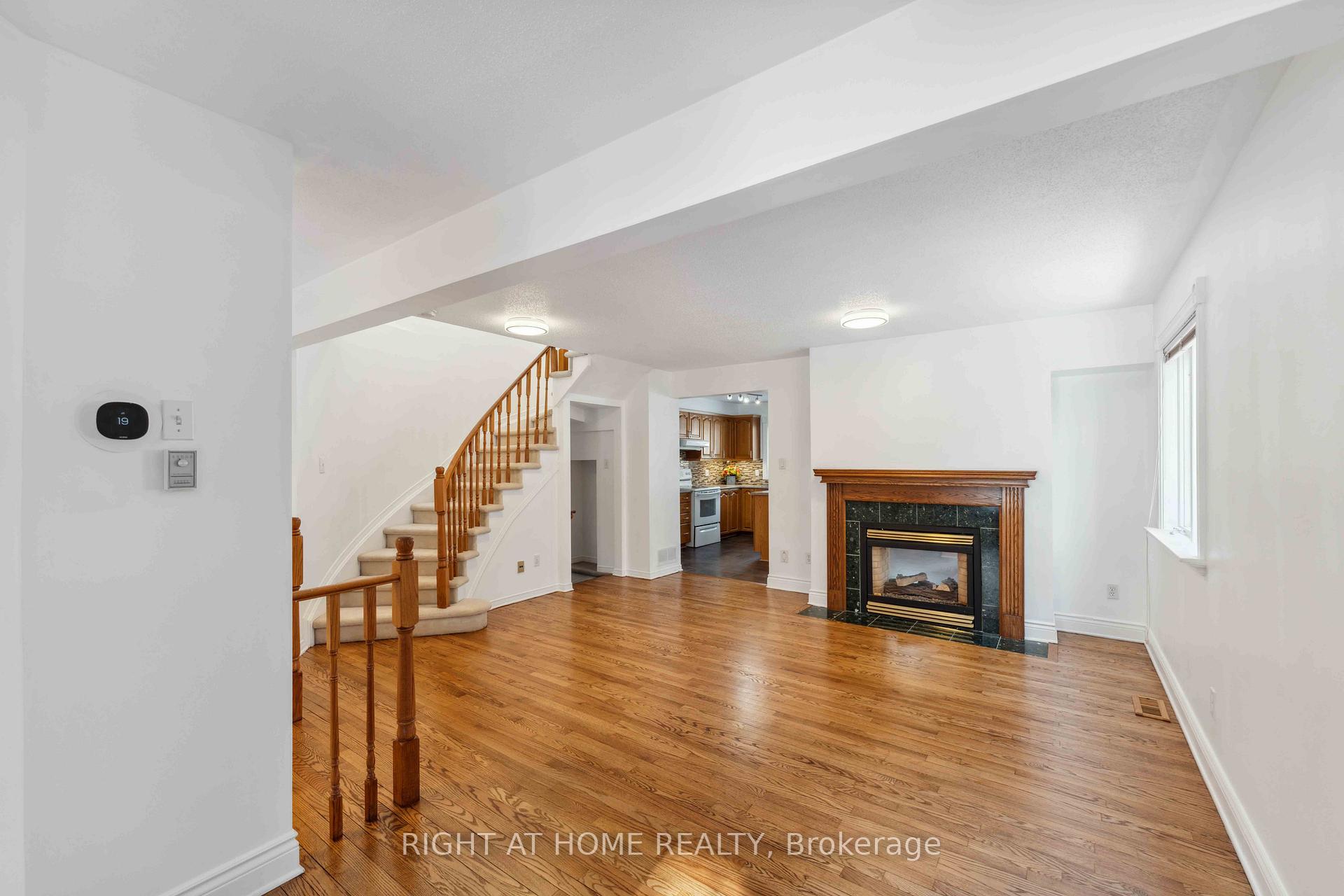 Photo 7 of 108 Blackdome Crescent, Ottawa, Kanata - Kanata Lakes/Heritage Hills — HOMEH