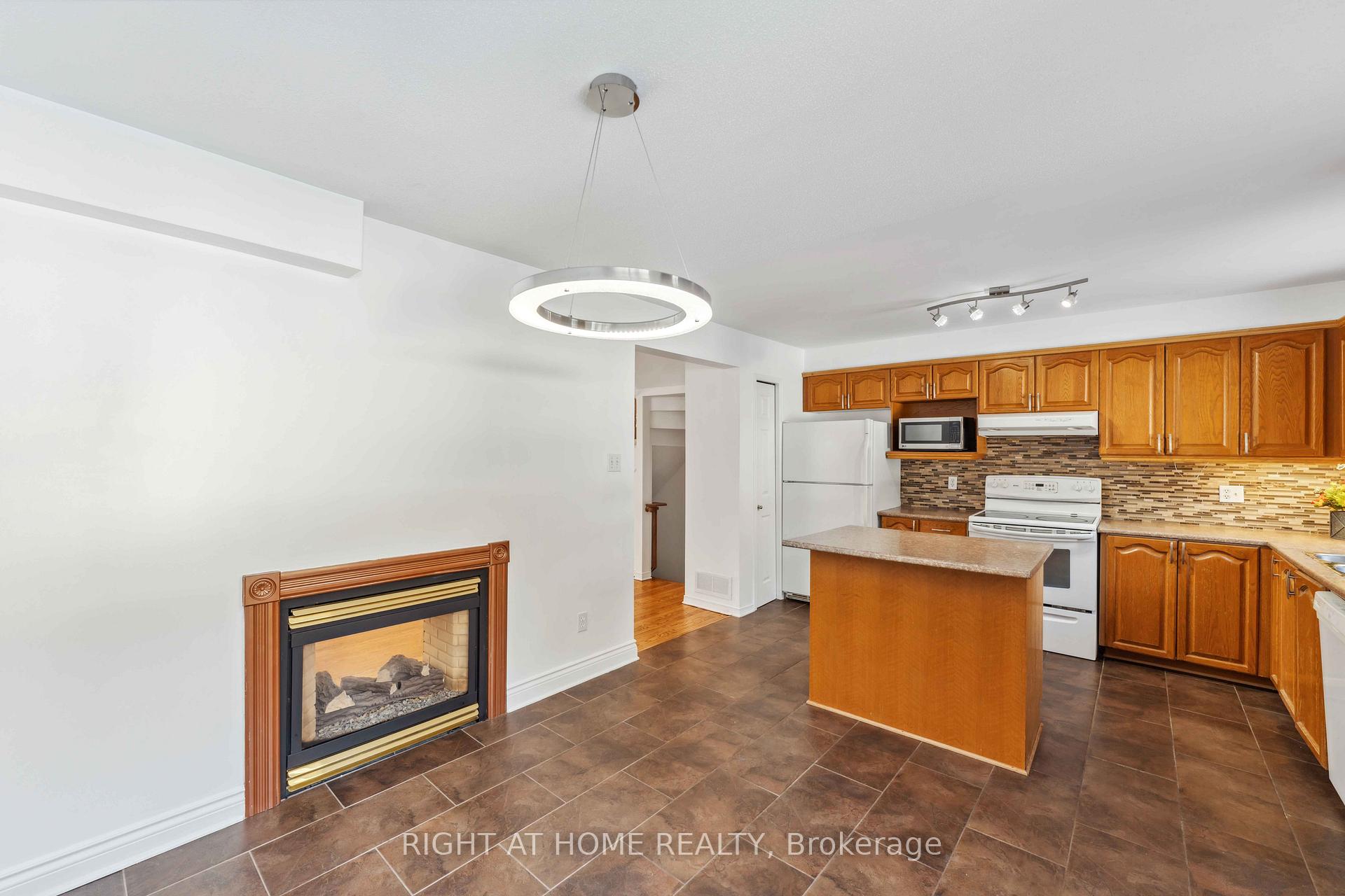 Photo 12 of 108 Blackdome Crescent, Ottawa, Kanata - Kanata Lakes/Heritage Hills — HOMEH