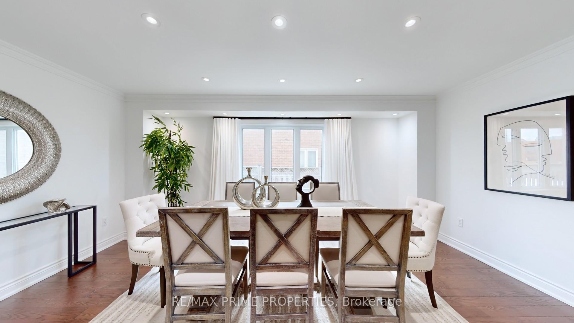 Photo 10 of 5 Mary Elizabeth Crescent, Markham, Buttonville — HOMEH