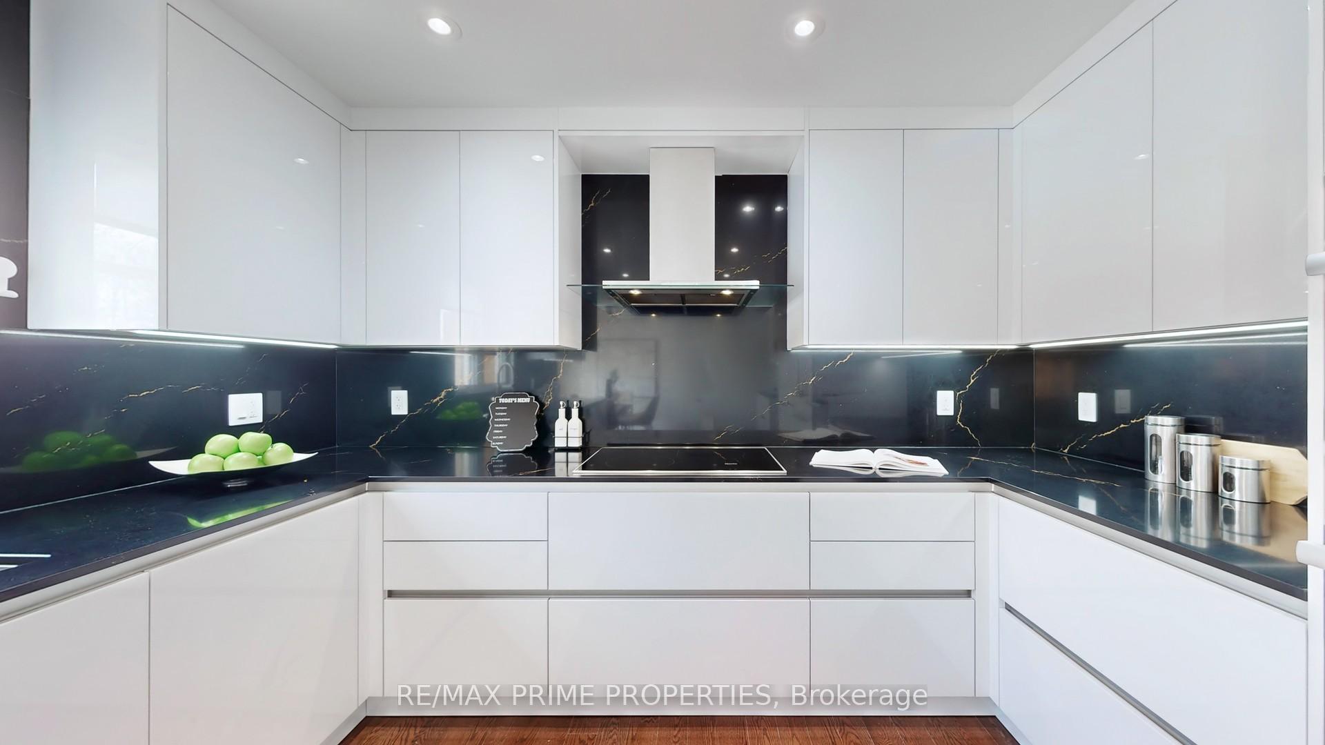 Photo 13 of 5 Mary Elizabeth Crescent, Markham, Buttonville — HOMEH
