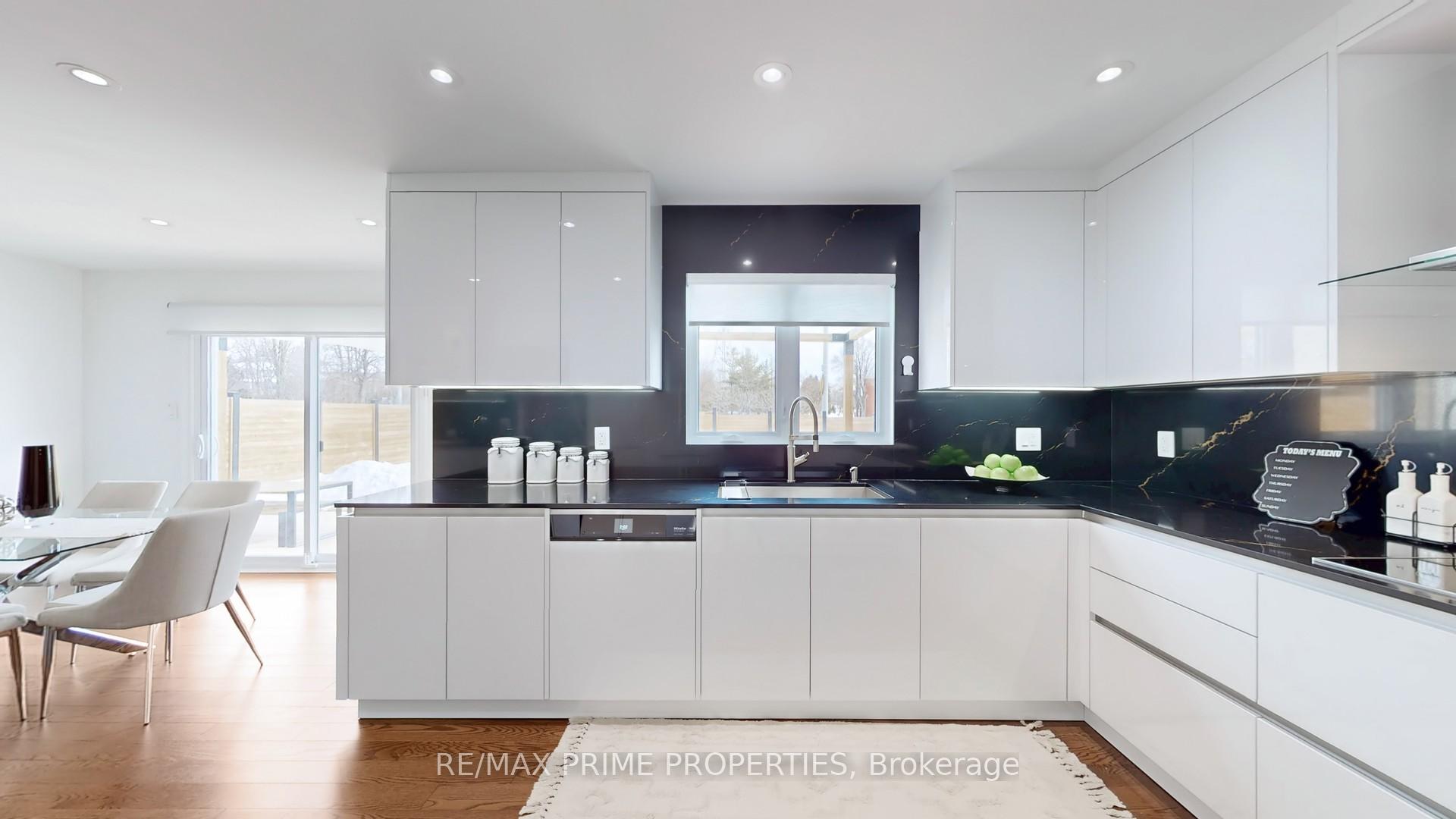 Photo 14 of 5 Mary Elizabeth Crescent, Markham, Buttonville — HOMEH