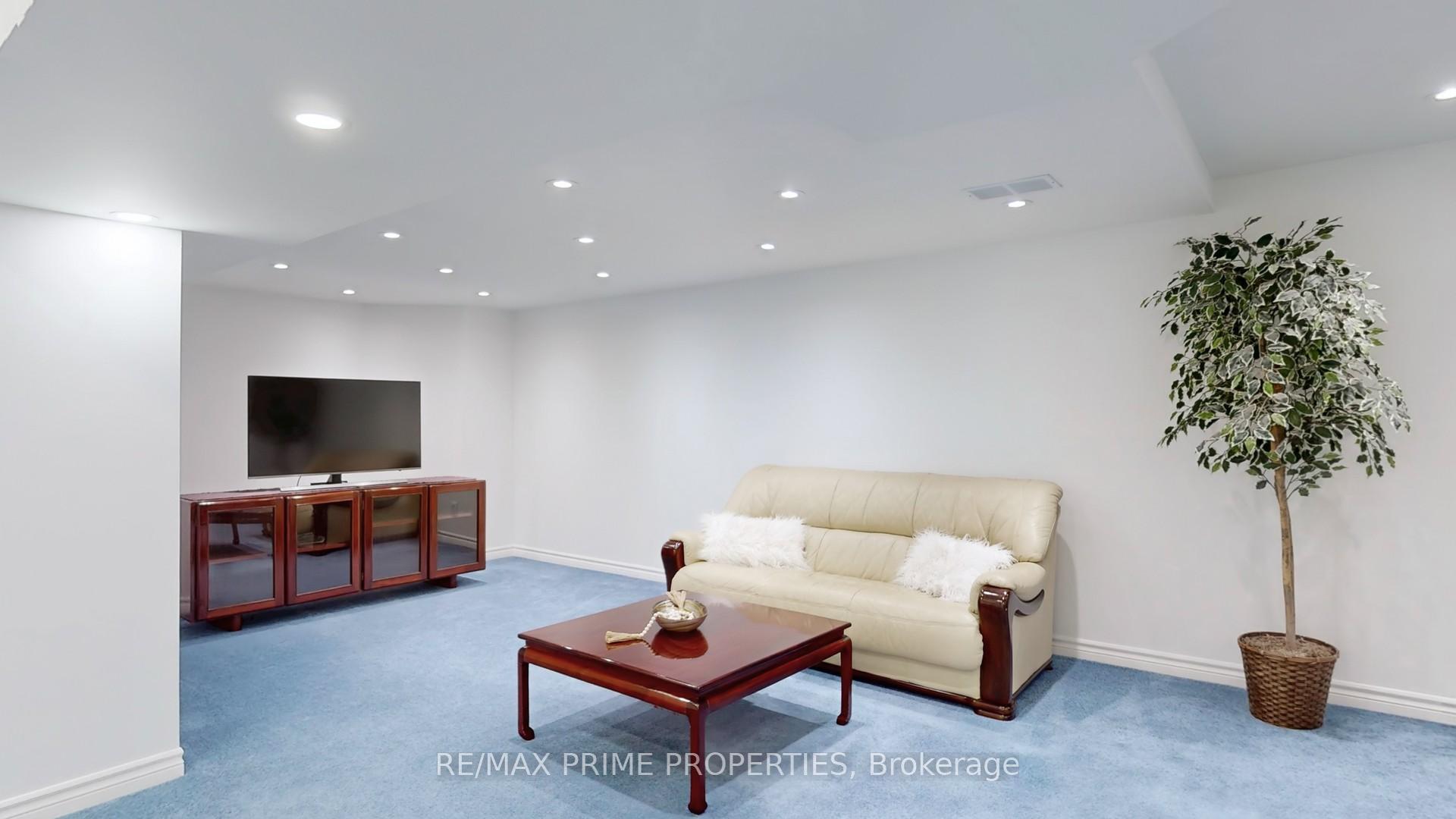 Photo 39 of 5 Mary Elizabeth Crescent, Markham, Buttonville — HOMEH