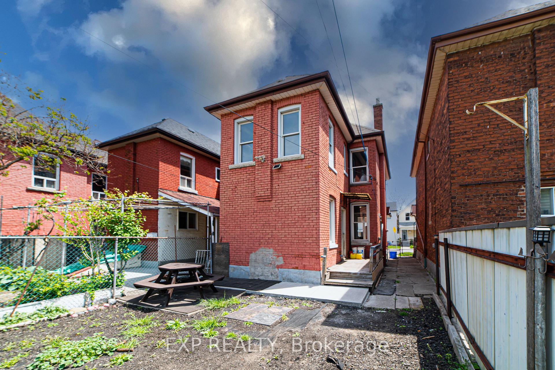Photo 4 of 17 Kinrade Avenue, Hamilton, Gibson — HOMEH