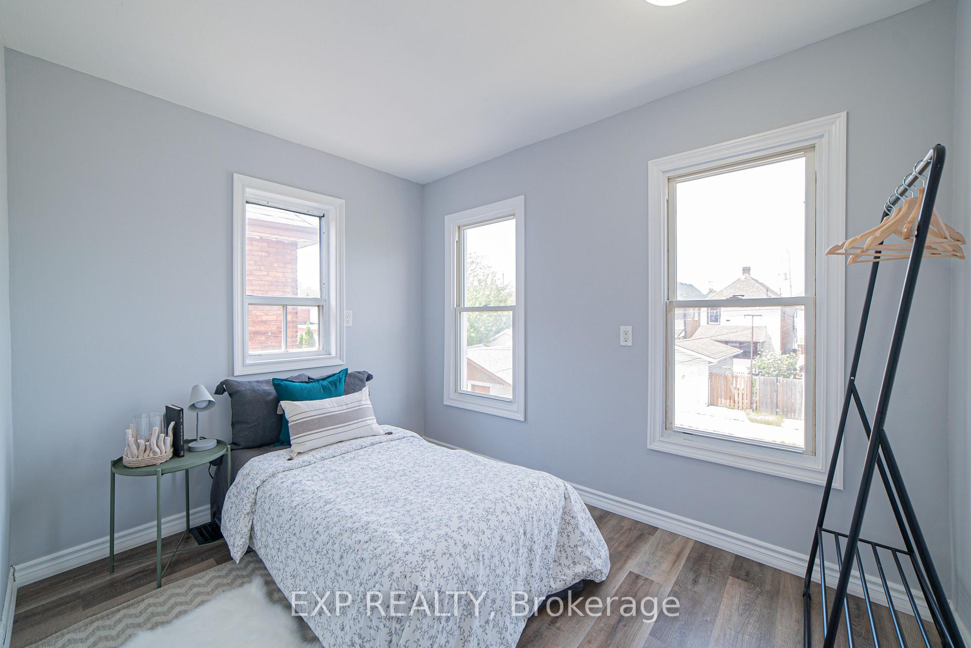 Photo 26 of 17 Kinrade Avenue, Hamilton, Gibson — HOMEH