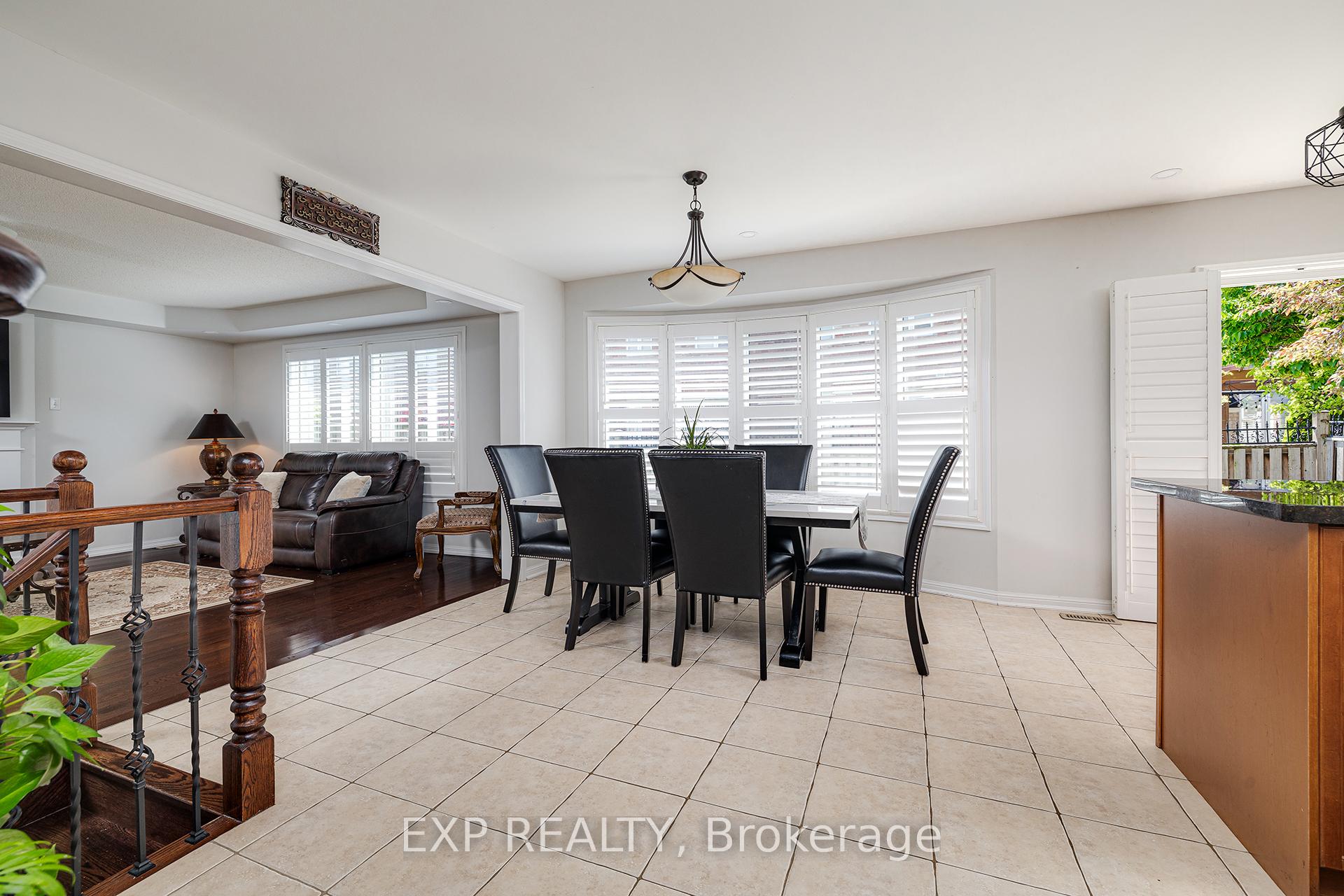 Photo 2 of 951 Cousens Terrace, Milton, Coates — HOMEH