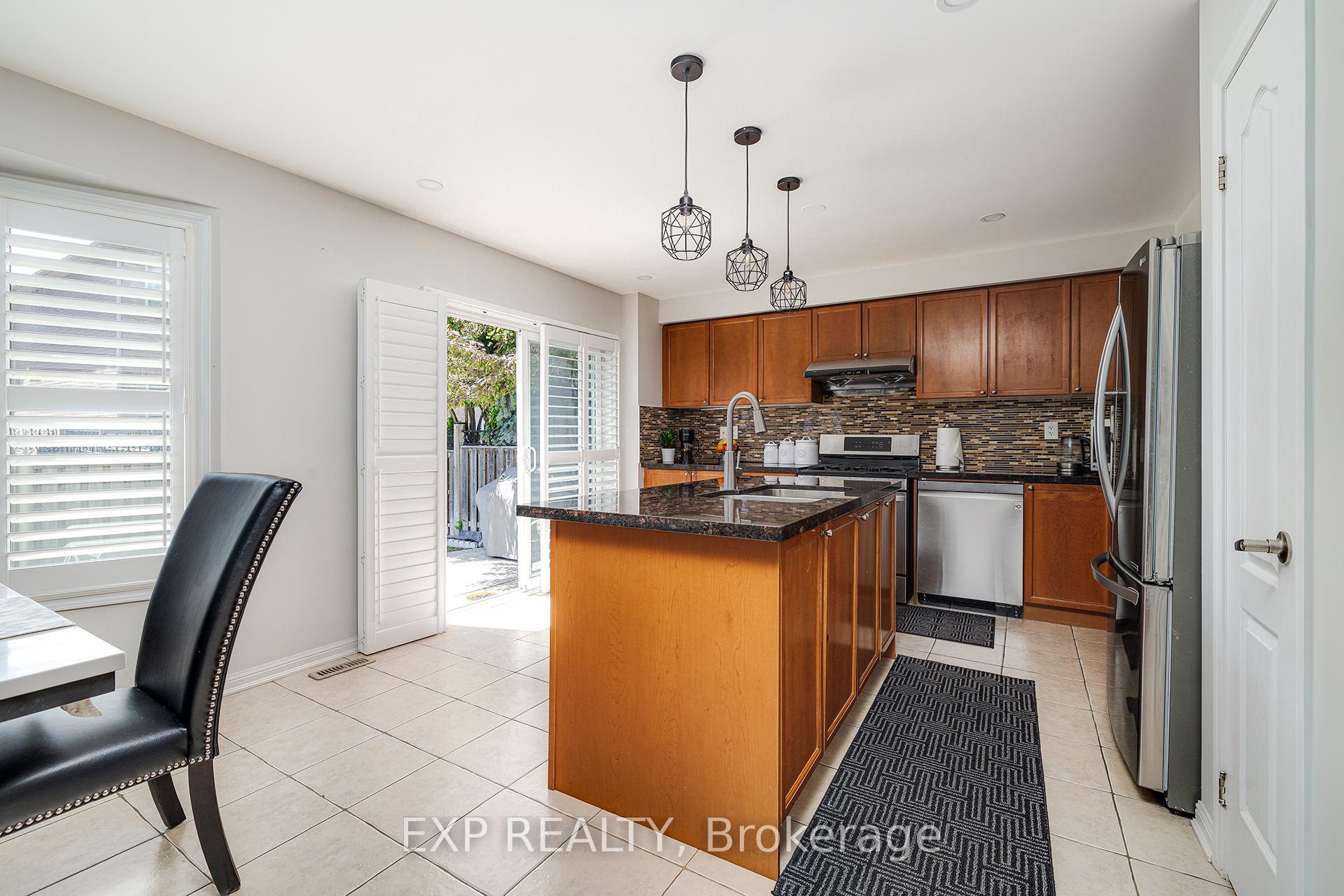 Photo 4 of 951 Cousens Terrace, Milton, Coates — HOMEH