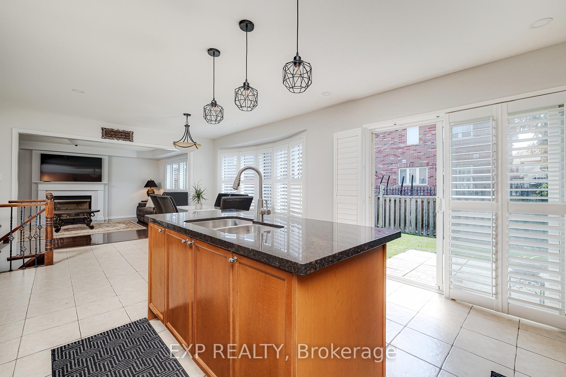 Photo 3 of 951 Cousens Terrace, Milton, Coates — HOMEH