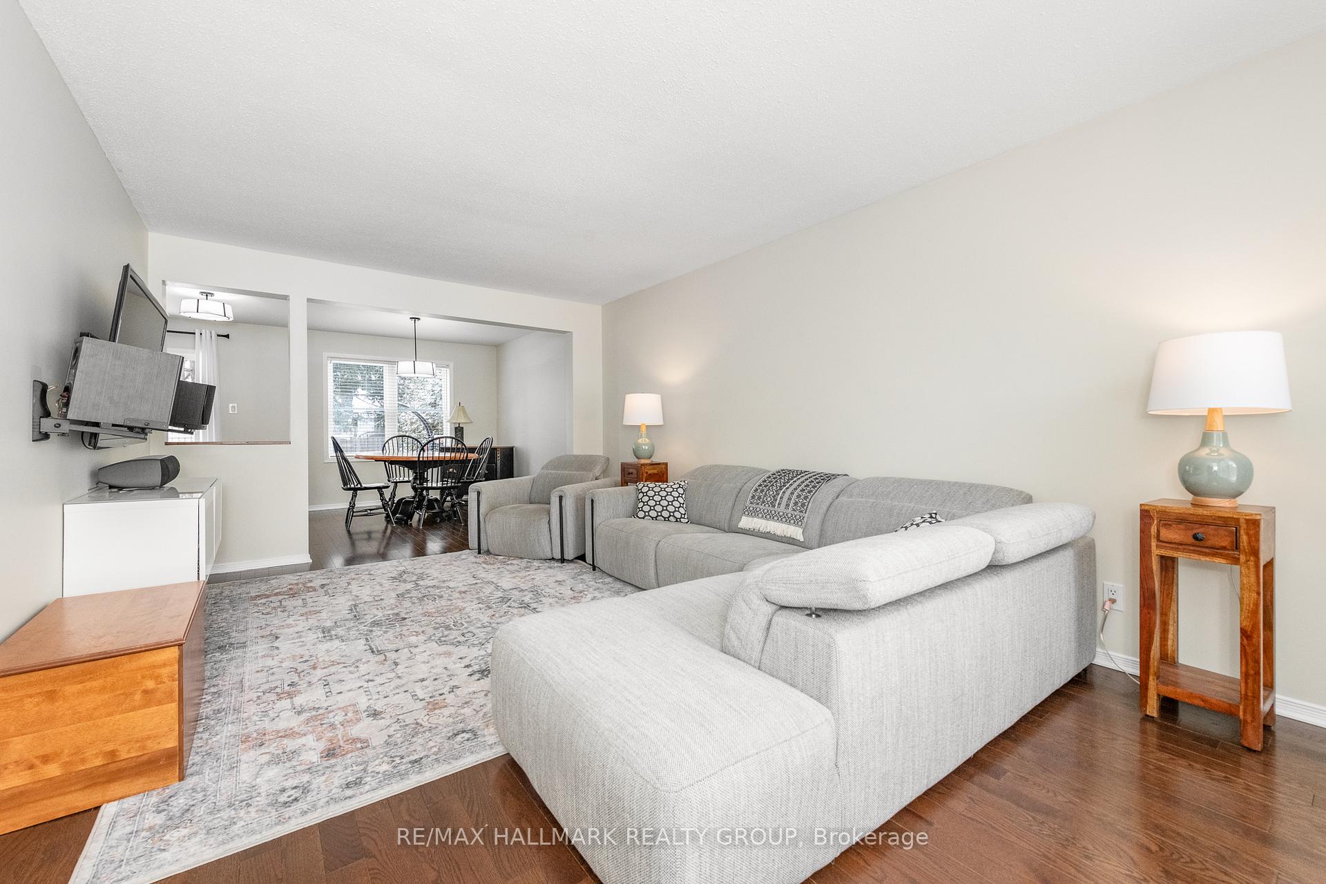 Photo 4 of 47 Willow Glen Drive, Ottawa, Kanata - Bridlewood — HOMEH