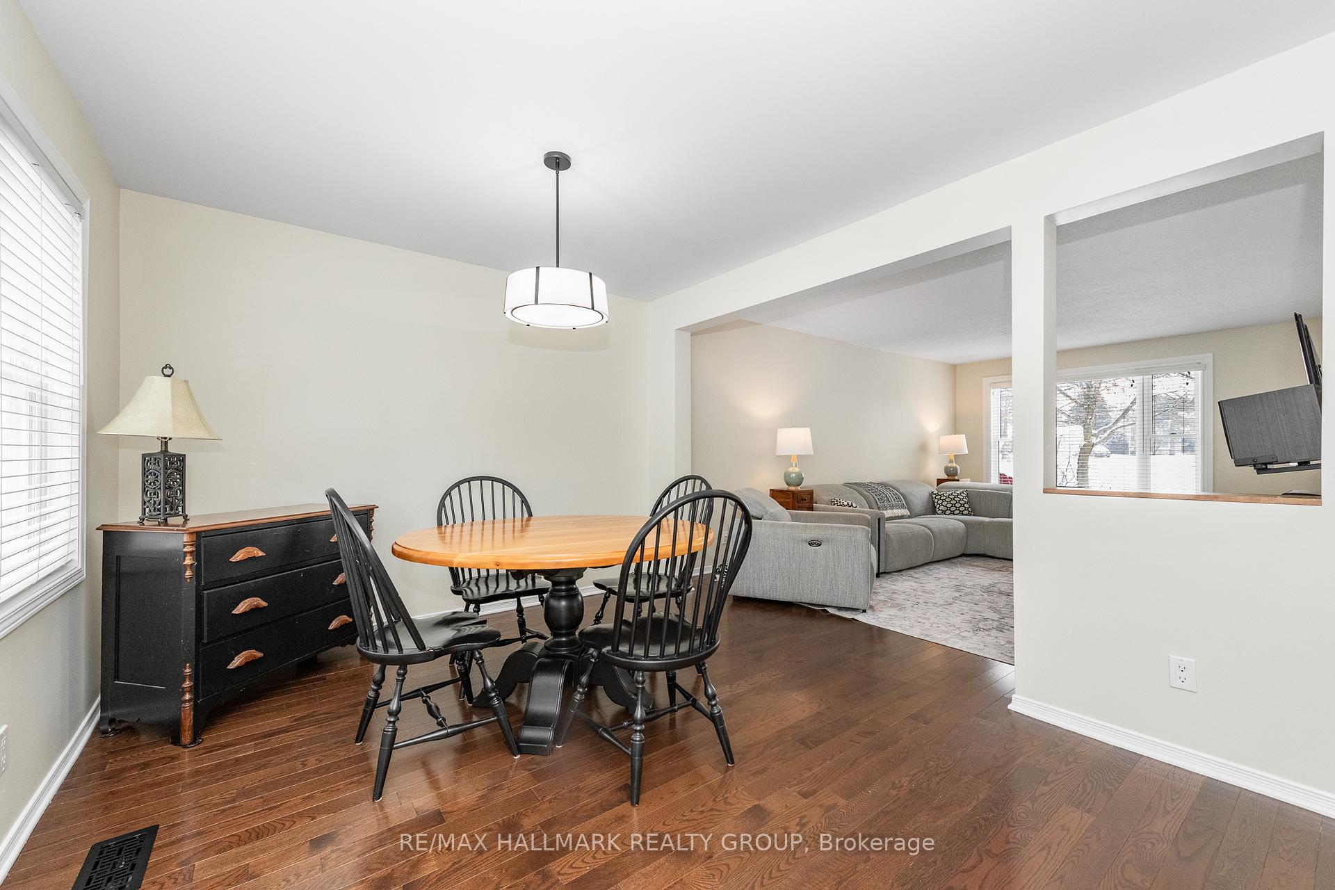 Photo 9 of 47 Willow Glen Drive, Ottawa, Kanata - Bridlewood — HOMEH