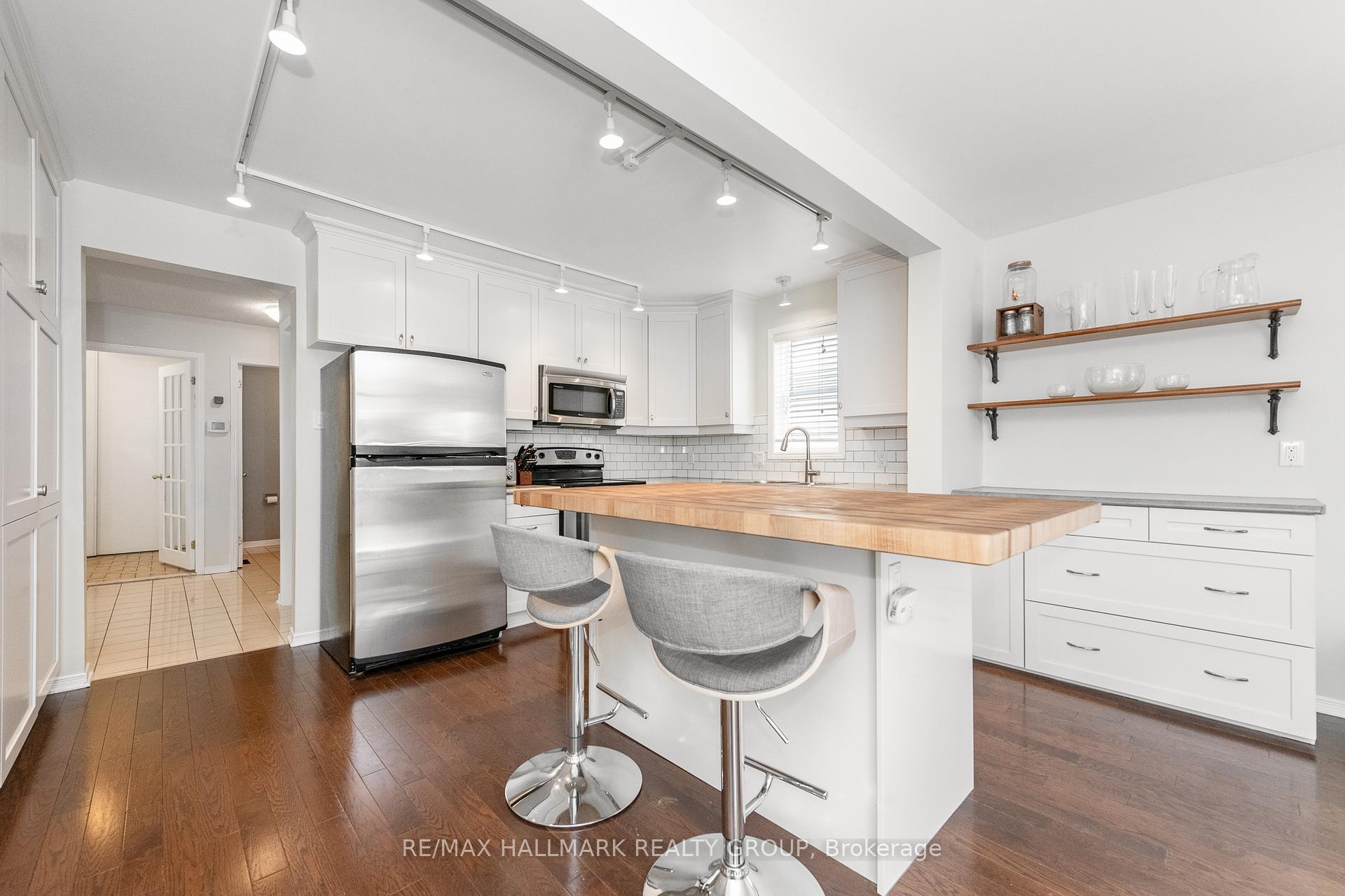 Photo 12 of 47 Willow Glen Drive, Ottawa, Kanata - Bridlewood — HOMEH