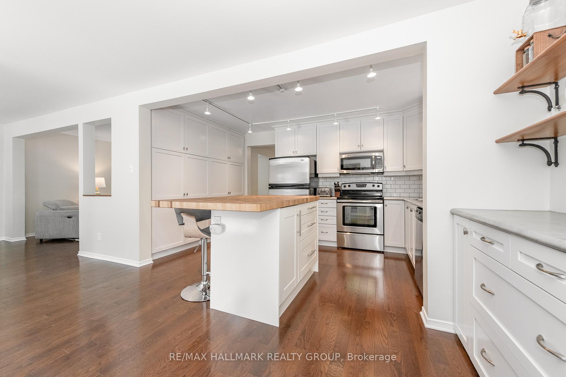 Photo 13 of 47 Willow Glen Drive, Ottawa, Kanata - Bridlewood — HOMEH