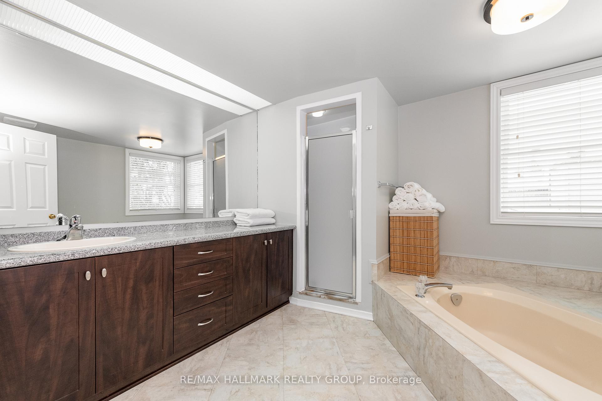 Photo 22 of 47 Willow Glen Drive, Ottawa, Kanata - Bridlewood — HOMEH