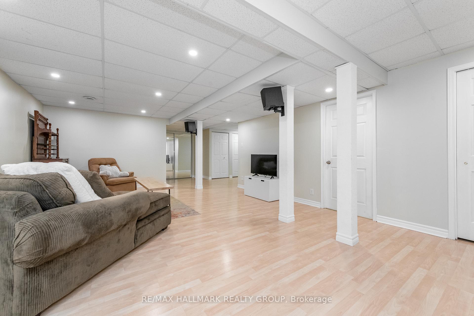 Photo 32 of 47 Willow Glen Drive, Ottawa, Kanata - Bridlewood — HOMEH