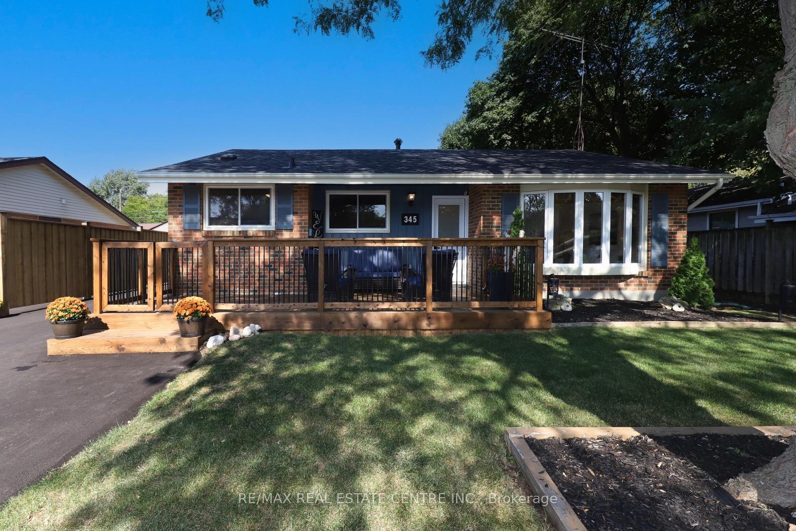 Front of 345 Maplewood Crescent