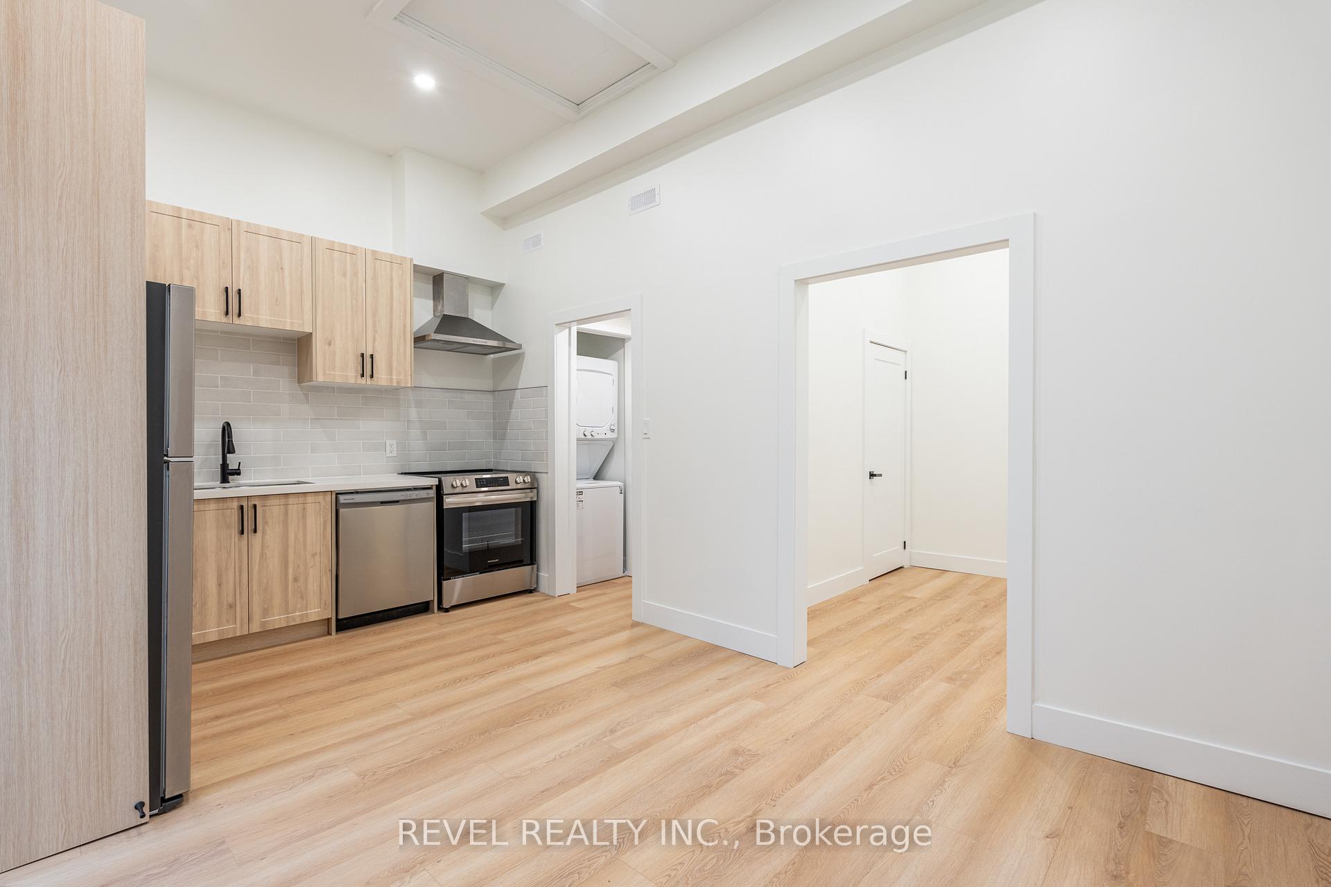 Photo 2 of Unit 3, 55 Stone Church Road E, Hamilton, Jerome — HOMEH